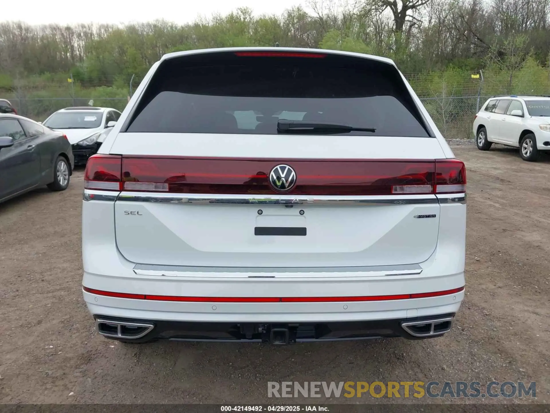16 Photograph of a damaged car 1V2FR2CA0SC525107 VOLKSWAGEN ATLAS 2025