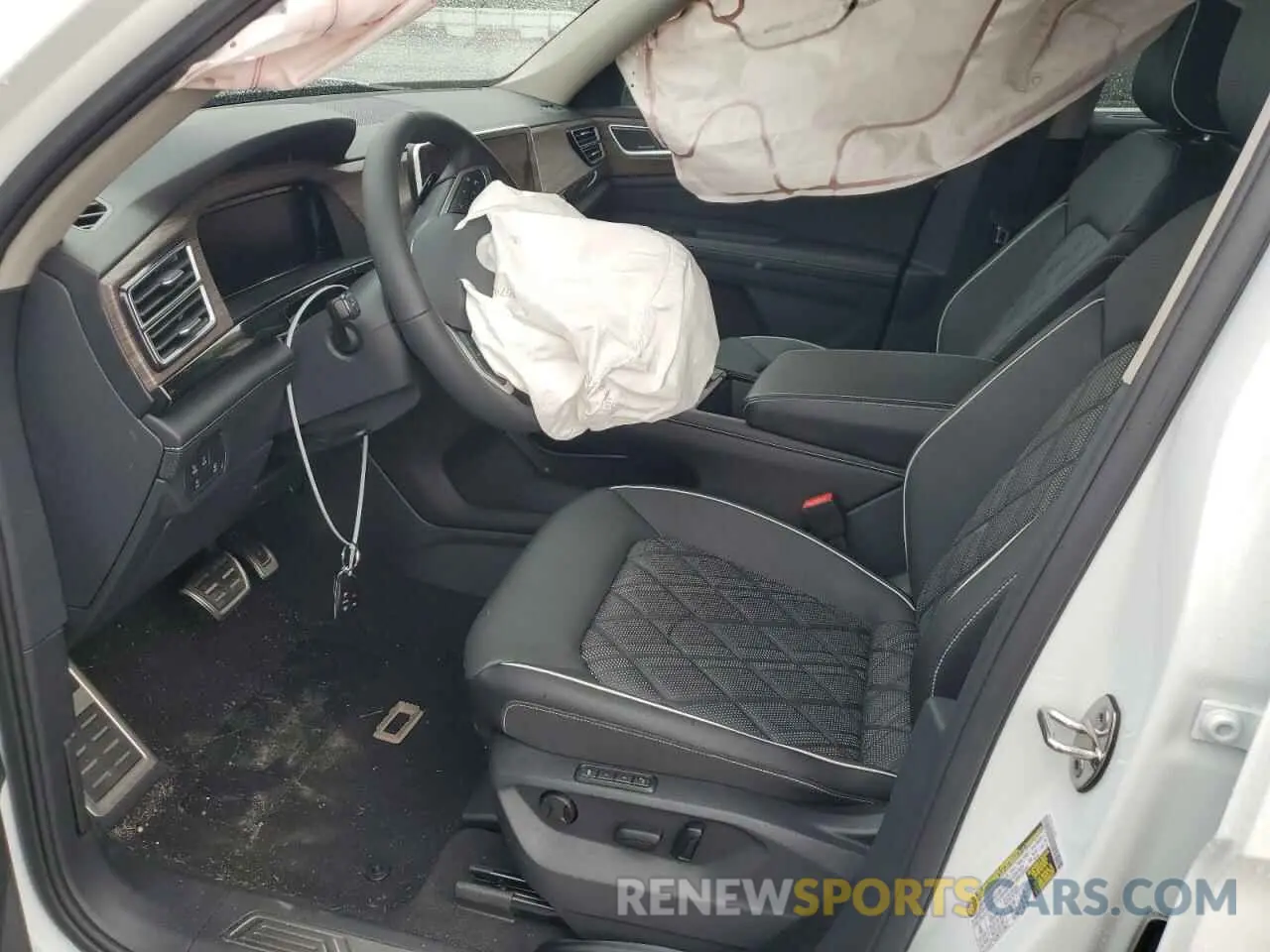 7 Photograph of a damaged car 1V2FR2CA5SC545885 VOLKSWAGEN ATLAS 2025