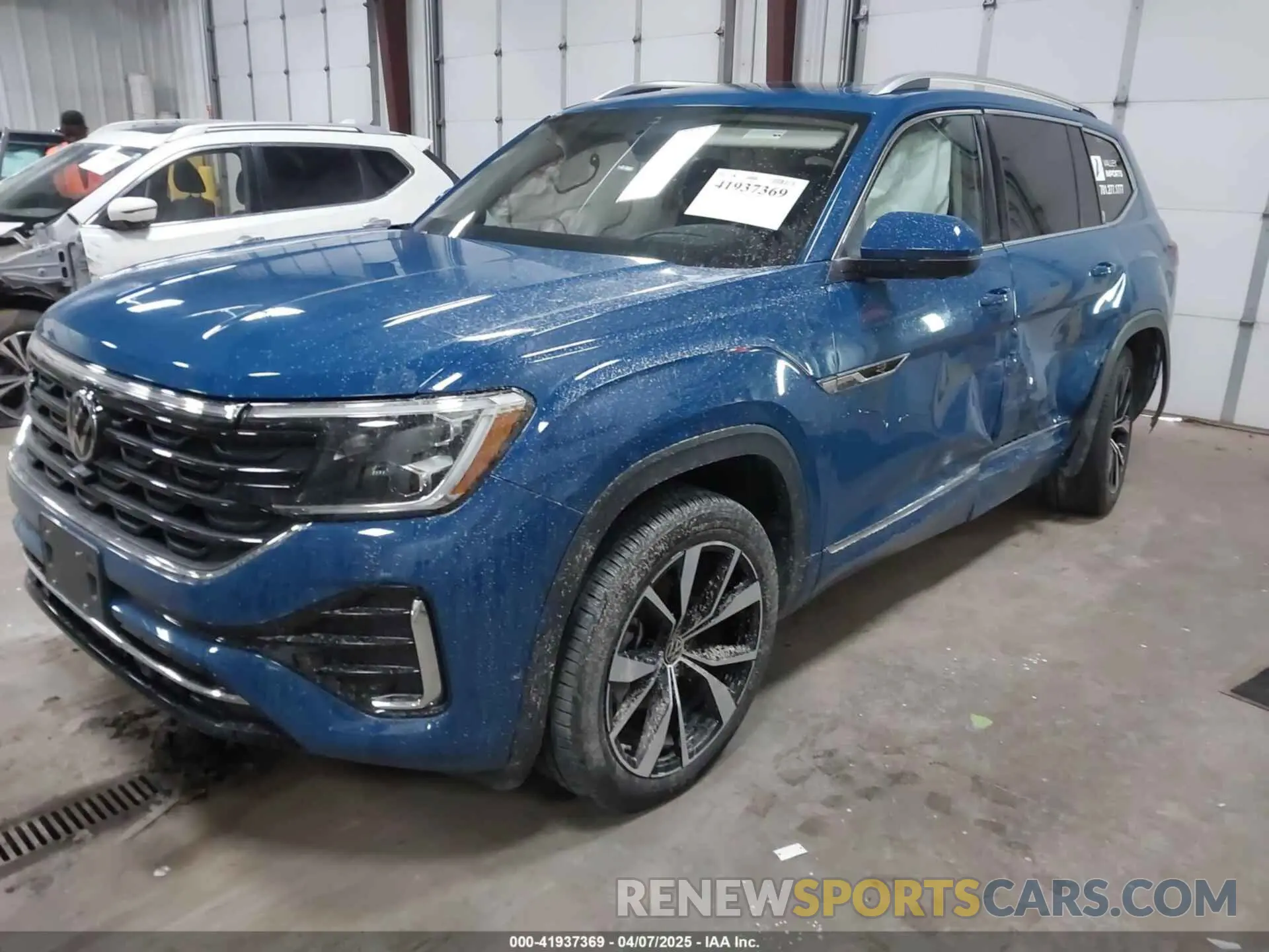 2 Photograph of a damaged car 1V2FR2CA8SC521161 VOLKSWAGEN ATLAS 2025