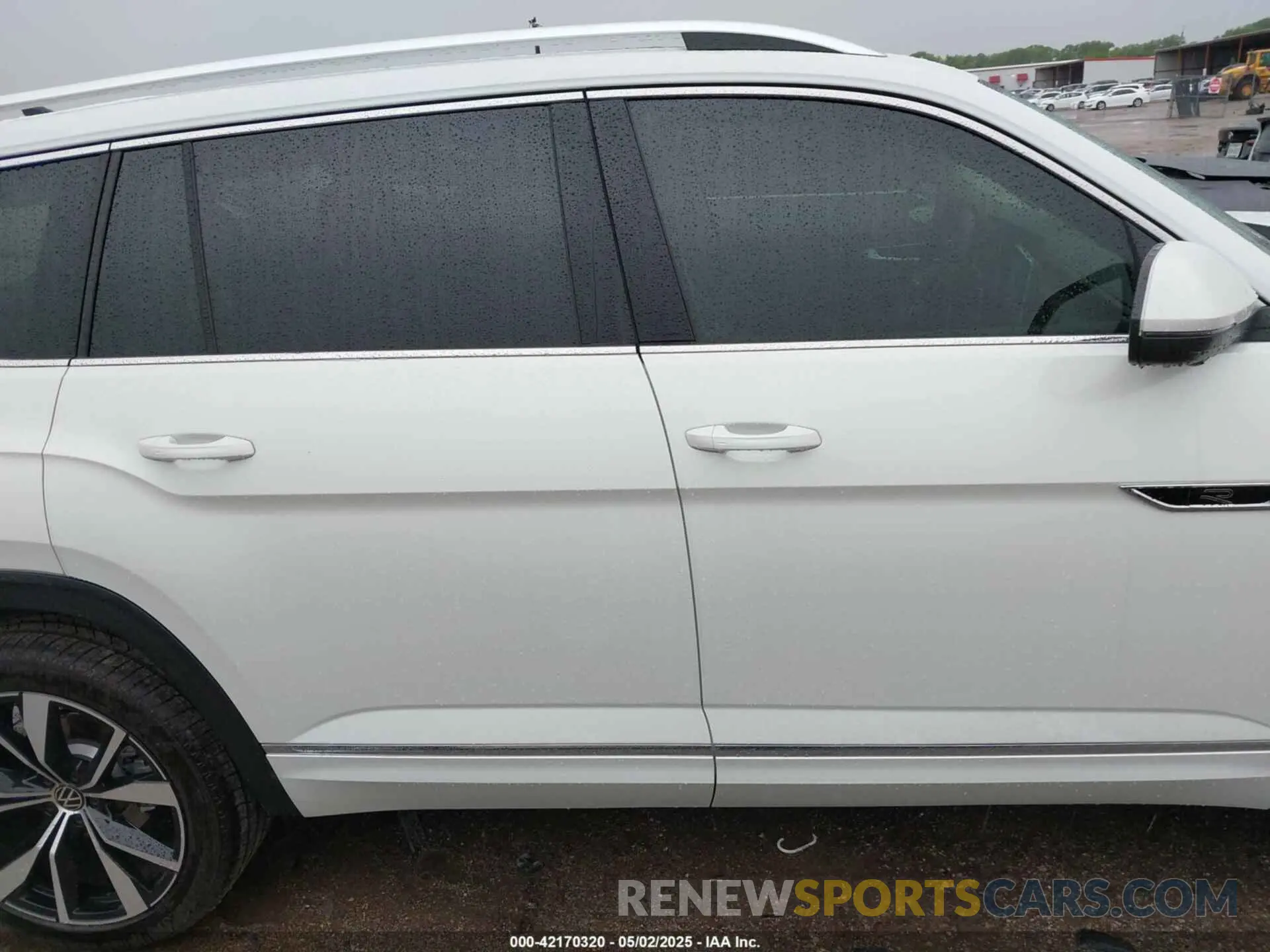 13 Фотография поврежденного автомобиля 1V2FR2CA8SC539126 VOLKSWAGEN ATLAS 2025