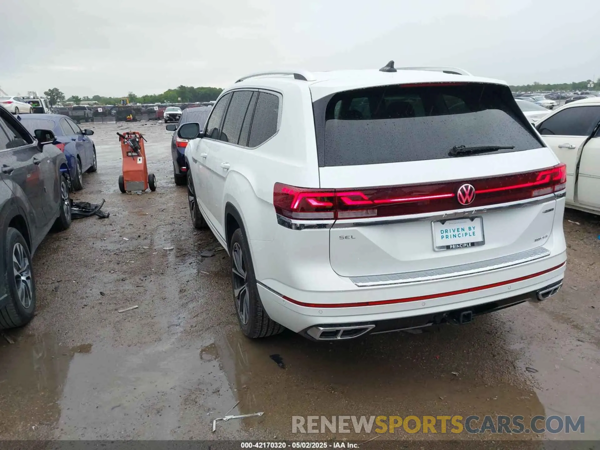 3 Фотография поврежденного автомобиля 1V2FR2CA8SC539126 VOLKSWAGEN ATLAS 2025