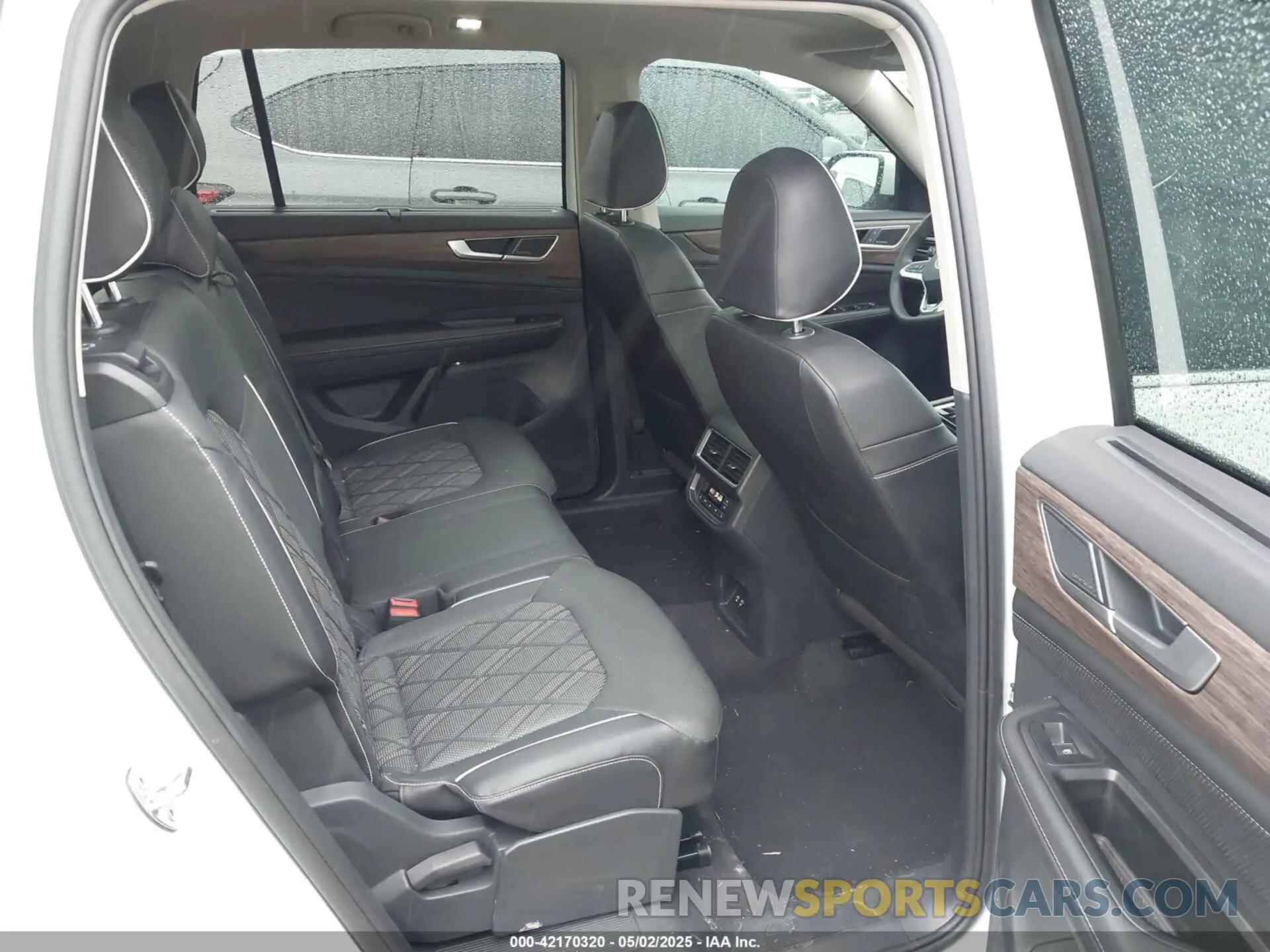 8 Фотография поврежденного автомобиля 1V2FR2CA8SC539126 VOLKSWAGEN ATLAS 2025
