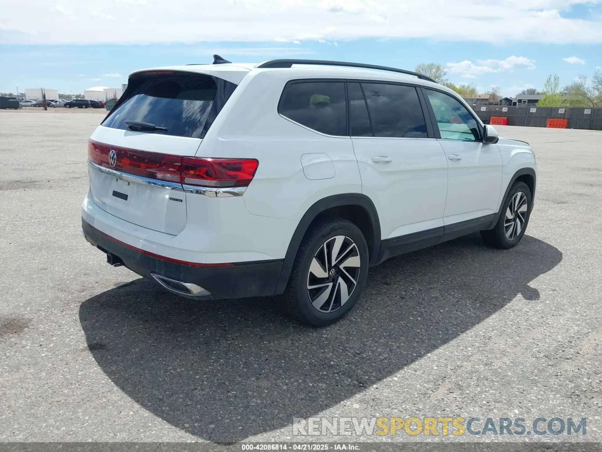 4 Фотография поврежденного автомобиля 1V2HR2CA6SC500561 VOLKSWAGEN ATLAS 2025