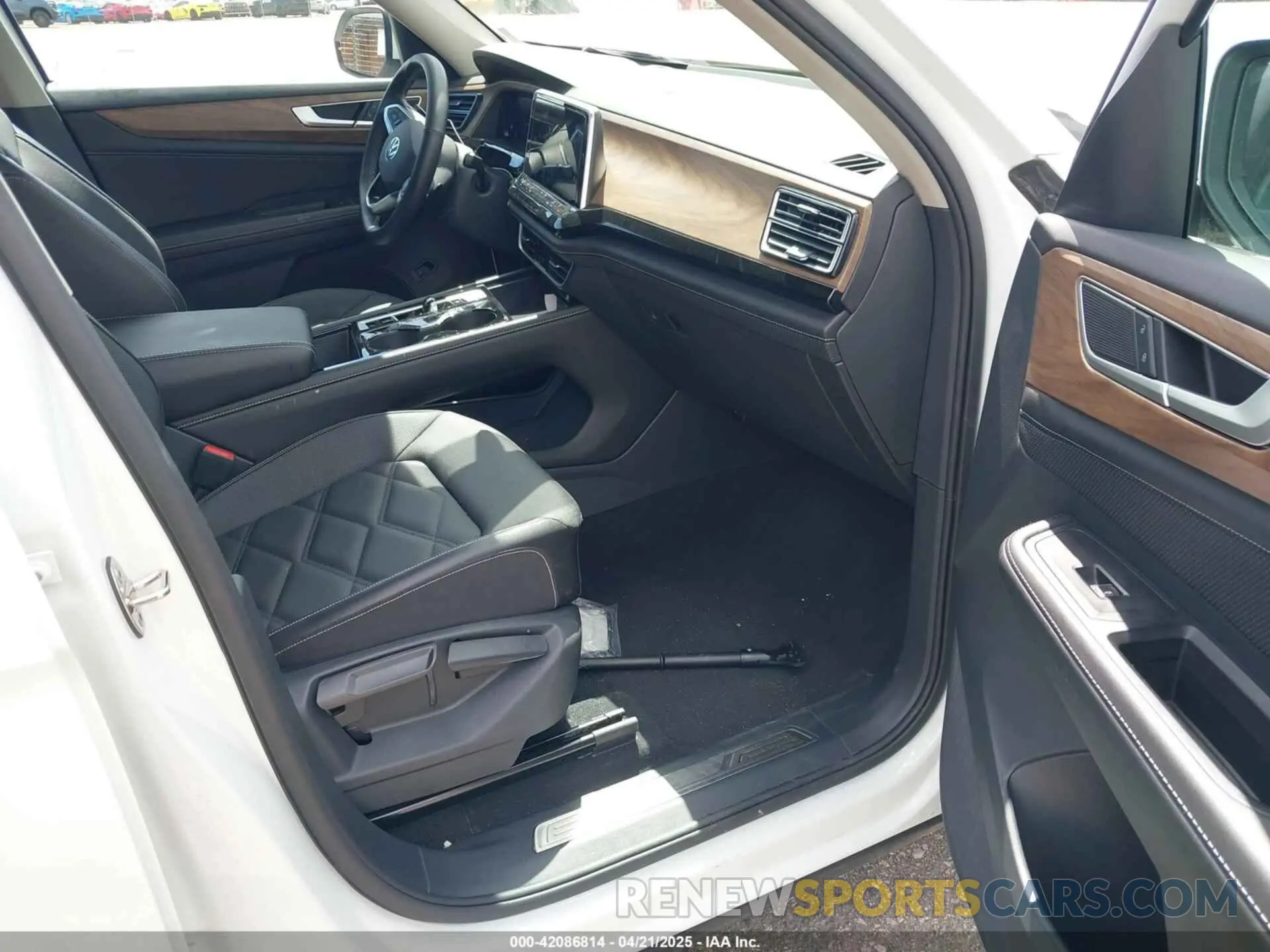 5 Фотография поврежденного автомобиля 1V2HR2CA6SC500561 VOLKSWAGEN ATLAS 2025