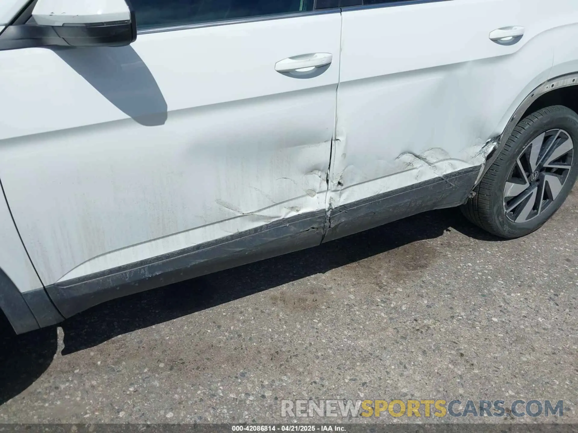 6 Фотография поврежденного автомобиля 1V2HR2CA6SC500561 VOLKSWAGEN ATLAS 2025