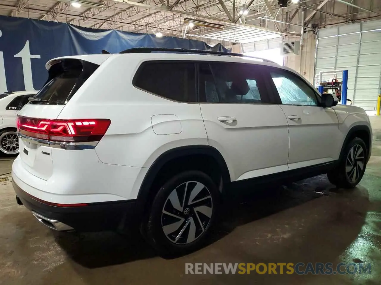 3 Photograph of a damaged car 1V2HR2CA8SC505664 VOLKSWAGEN ATLAS 2025