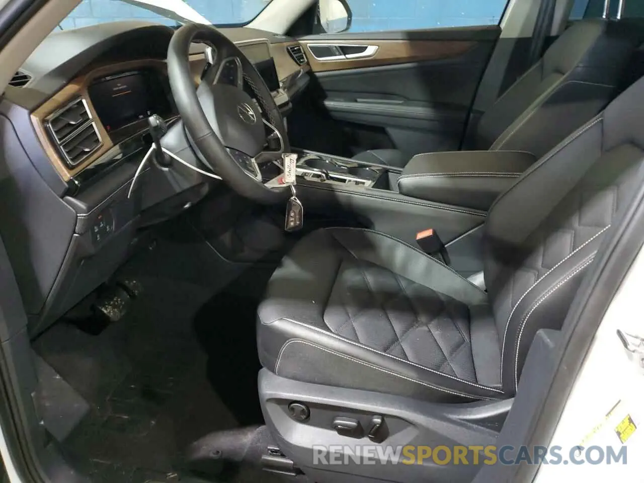 7 Photograph of a damaged car 1V2HR2CA8SC505664 VOLKSWAGEN ATLAS 2025