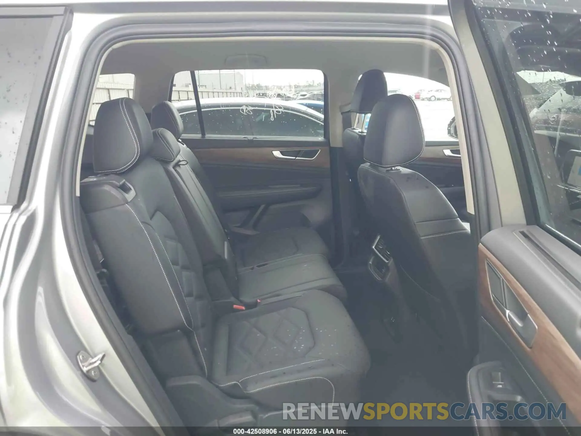 8 Фотография поврежденного автомобиля 1V2HR2CA8SC531486 VOLKSWAGEN ATLAS 2025