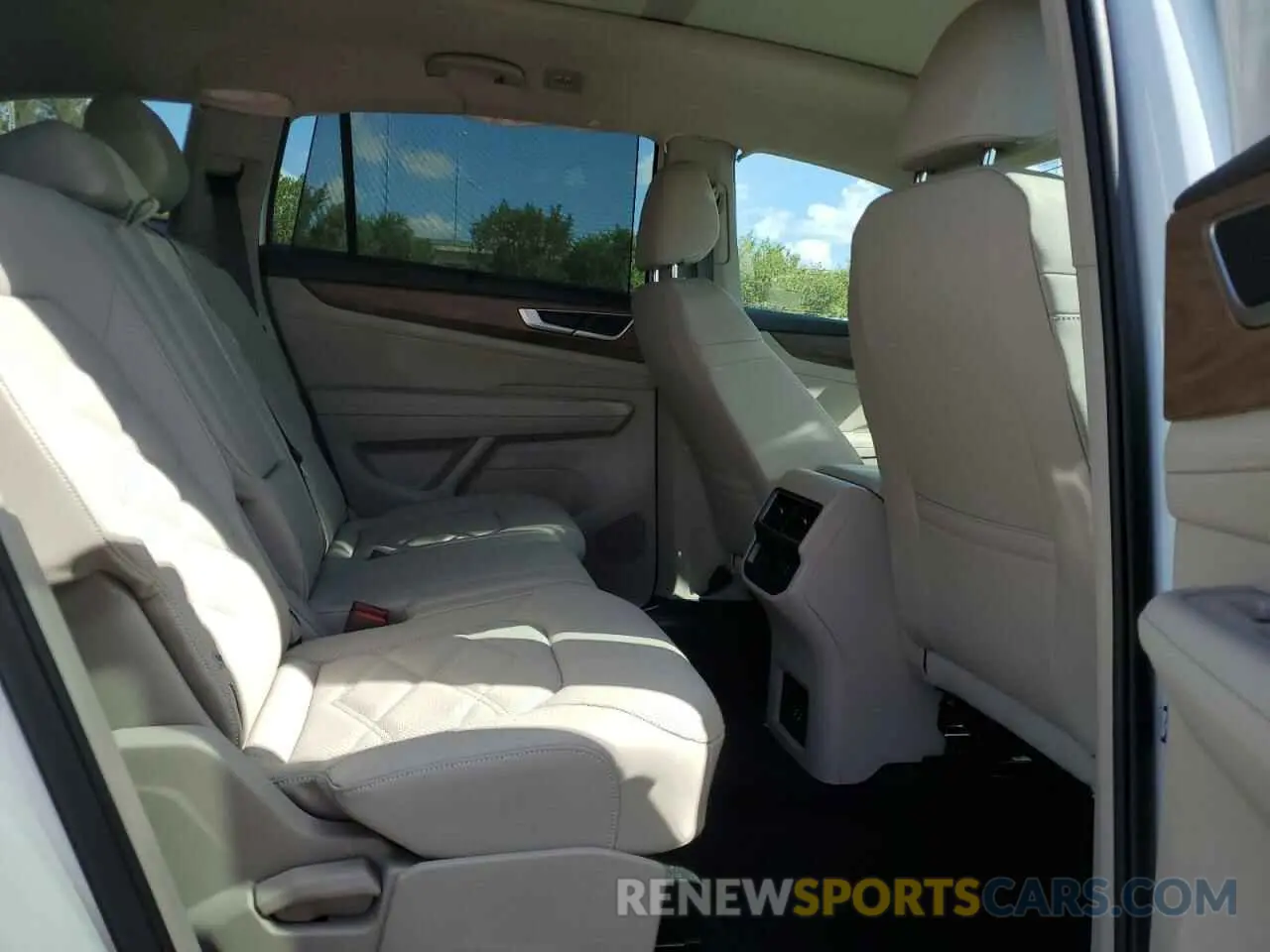 12 Photograph of a damaged car 1V2JR2CA0SC515901 VOLKSWAGEN ATLAS 2025
