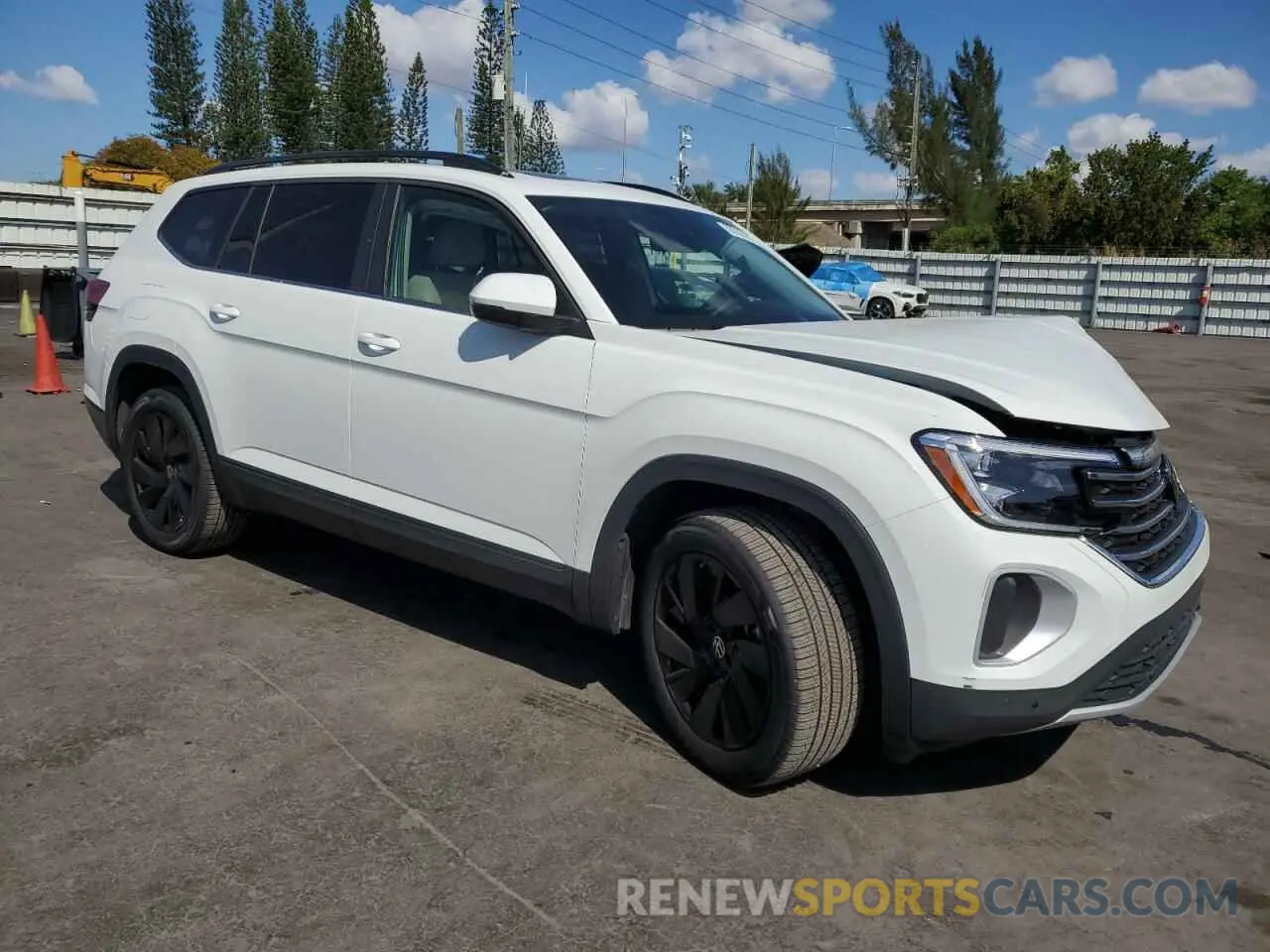 4 Photograph of a damaged car 1V2JR2CA0SC515901 VOLKSWAGEN ATLAS 2025