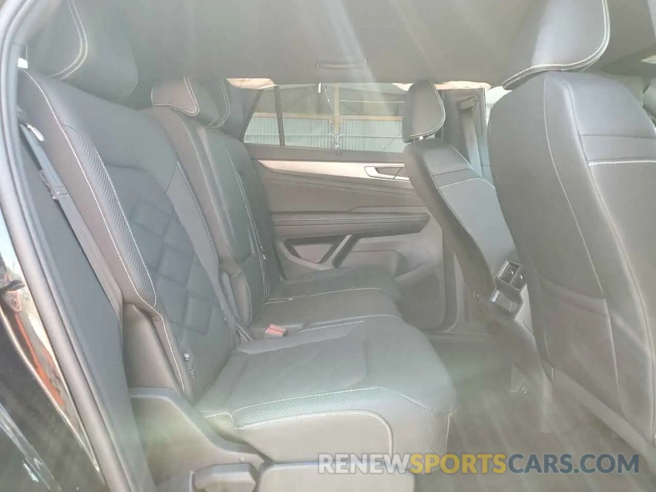11 Photograph of a damaged car 1V2WE2CA5SC207253 VOLKSWAGEN ATLAS 2025