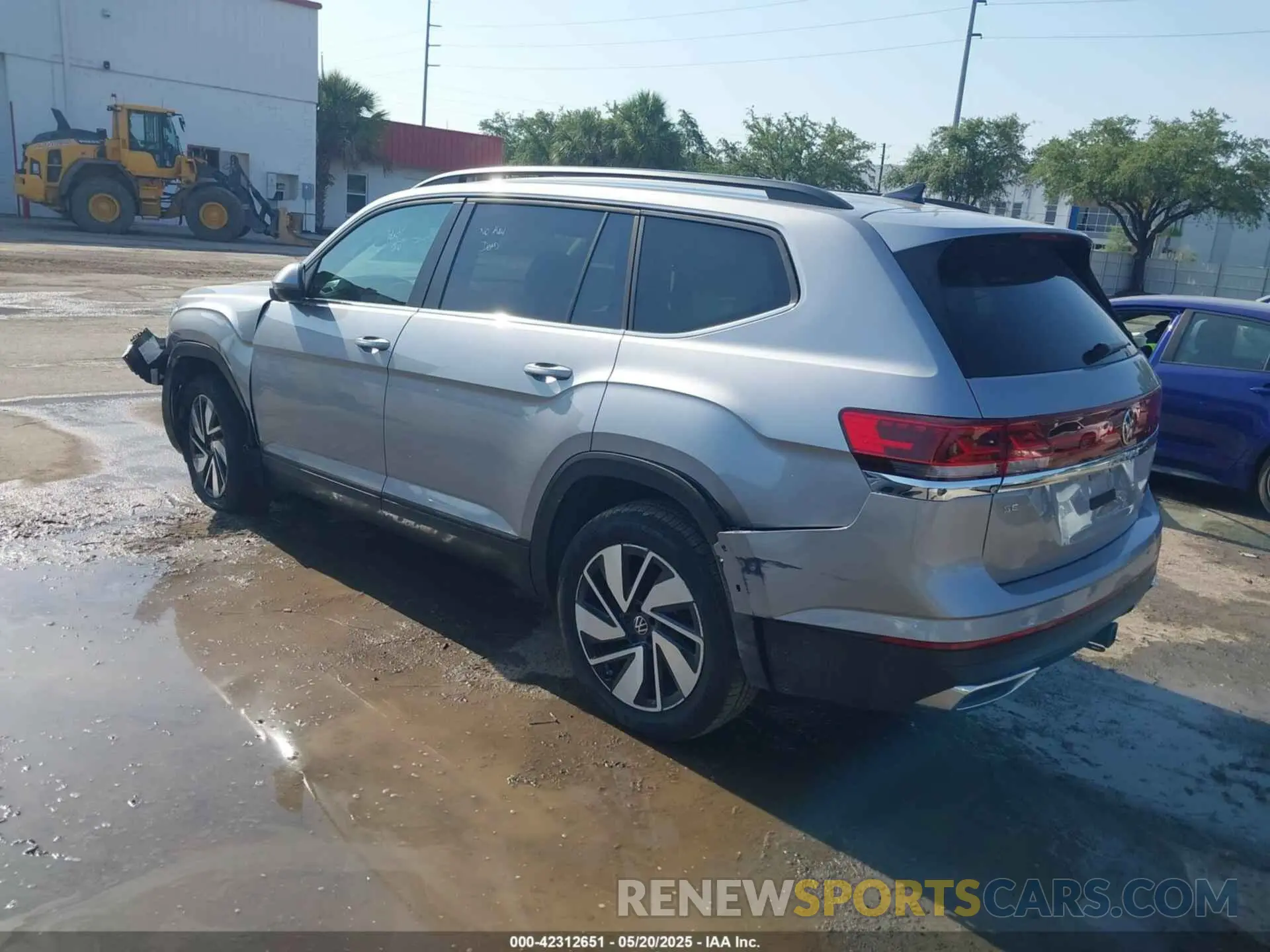 3 Фотография поврежденного автомобиля 1V2WR2CA2SC508079 VOLKSWAGEN ATLAS 2025