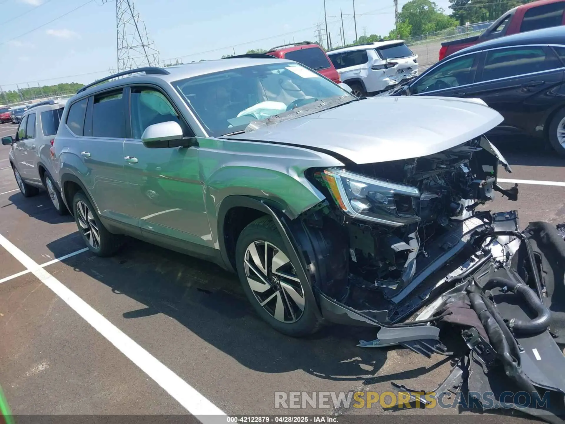 12 Photograph of a damaged car 1V2WR2CA4SC509329 VOLKSWAGEN ATLAS 2025