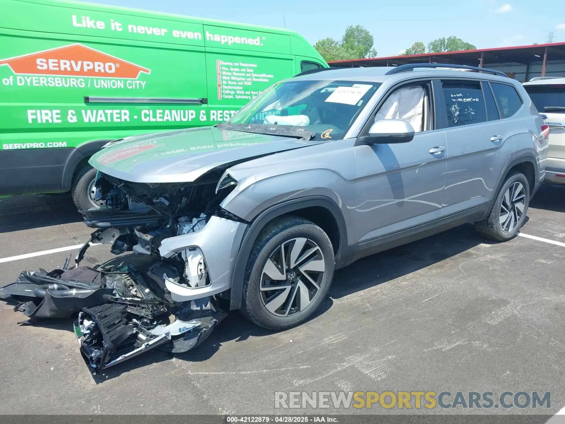 2 Photograph of a damaged car 1V2WR2CA4SC509329 VOLKSWAGEN ATLAS 2025