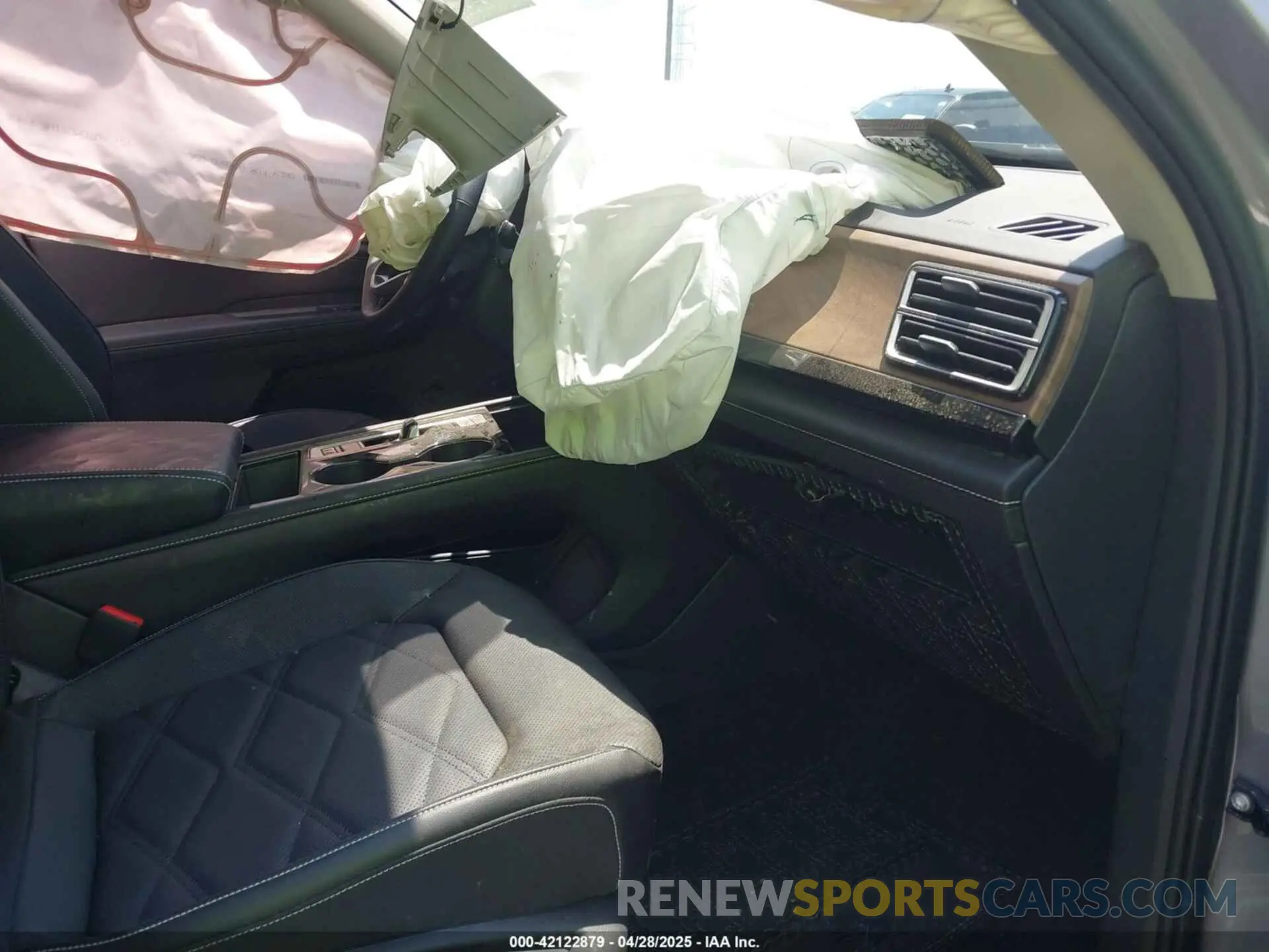 5 Photograph of a damaged car 1V2WR2CA4SC509329 VOLKSWAGEN ATLAS 2025
