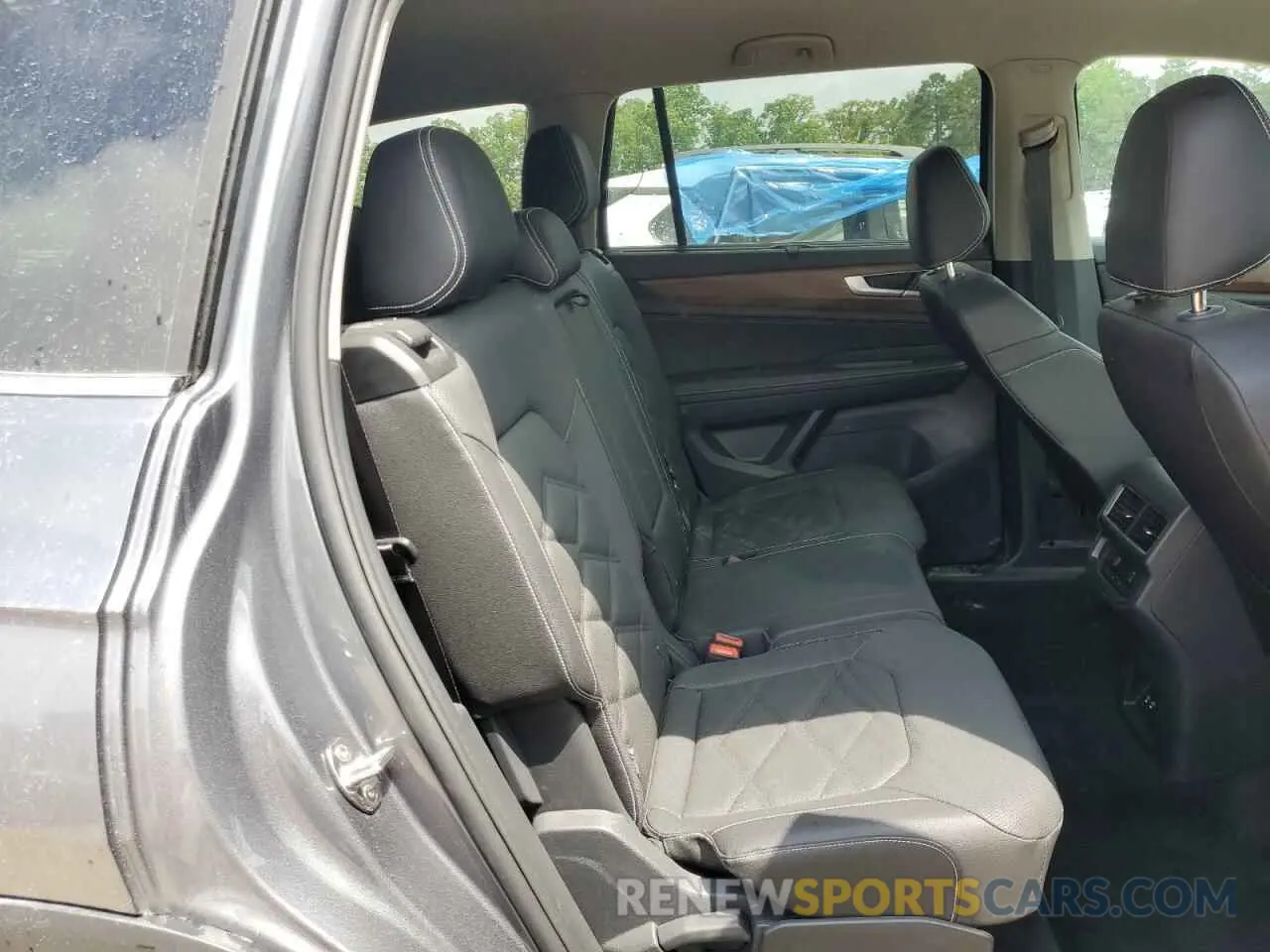 11 Photograph of a damaged car 1V2WR2CA9SC540088 VOLKSWAGEN ATLAS 2025