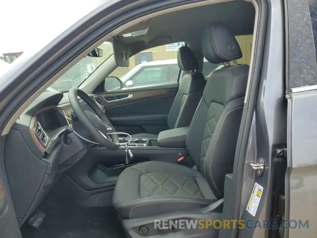 7 Photograph of a damaged car 1V2WR2CA9SC540088 VOLKSWAGEN ATLAS 2025
