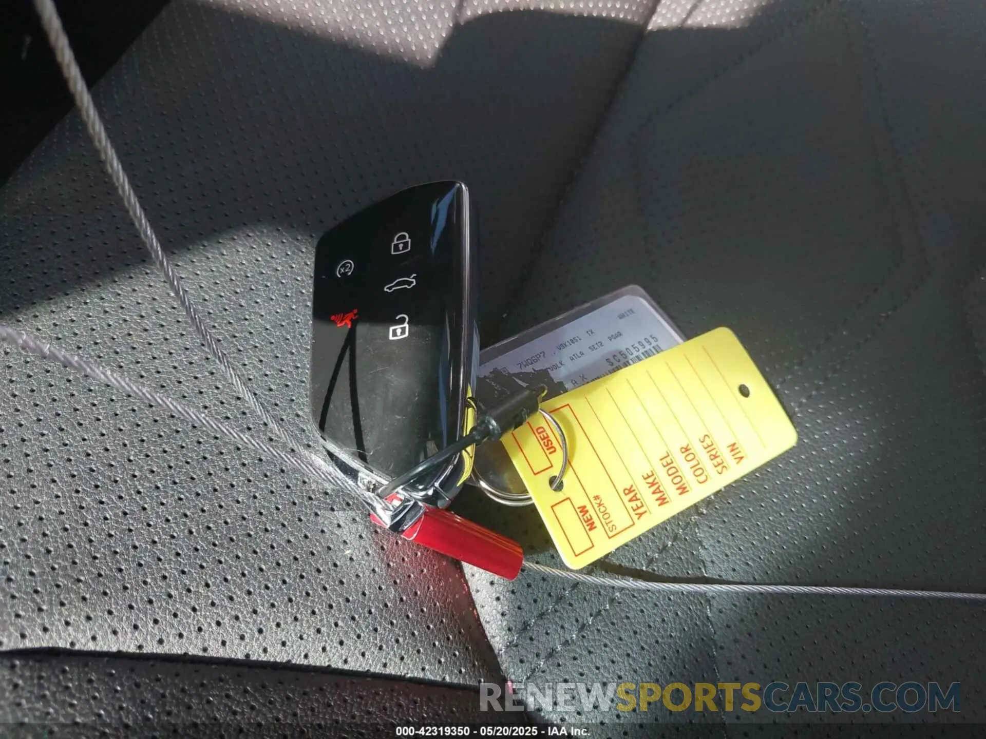 11 Photograph of a damaged car 1V2WR2CAXSC505995 VOLKSWAGEN ATLAS 2025