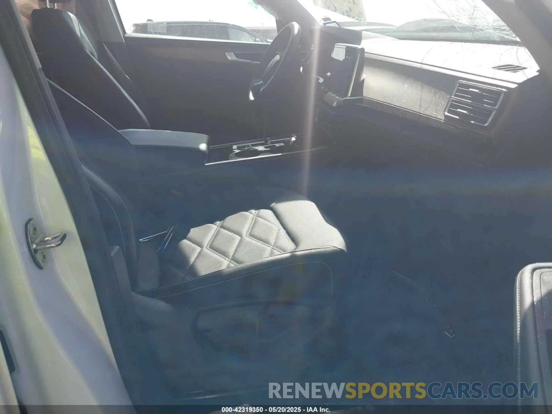 5 Photograph of a damaged car 1V2WR2CAXSC505995 VOLKSWAGEN ATLAS 2025