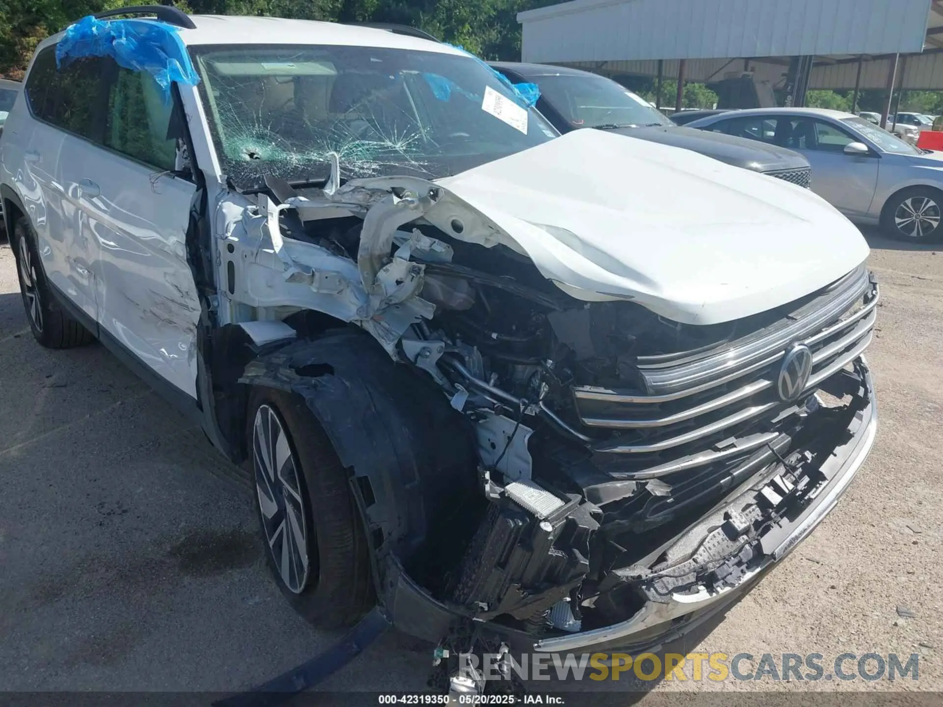 6 Photograph of a damaged car 1V2WR2CAXSC505995 VOLKSWAGEN ATLAS 2025