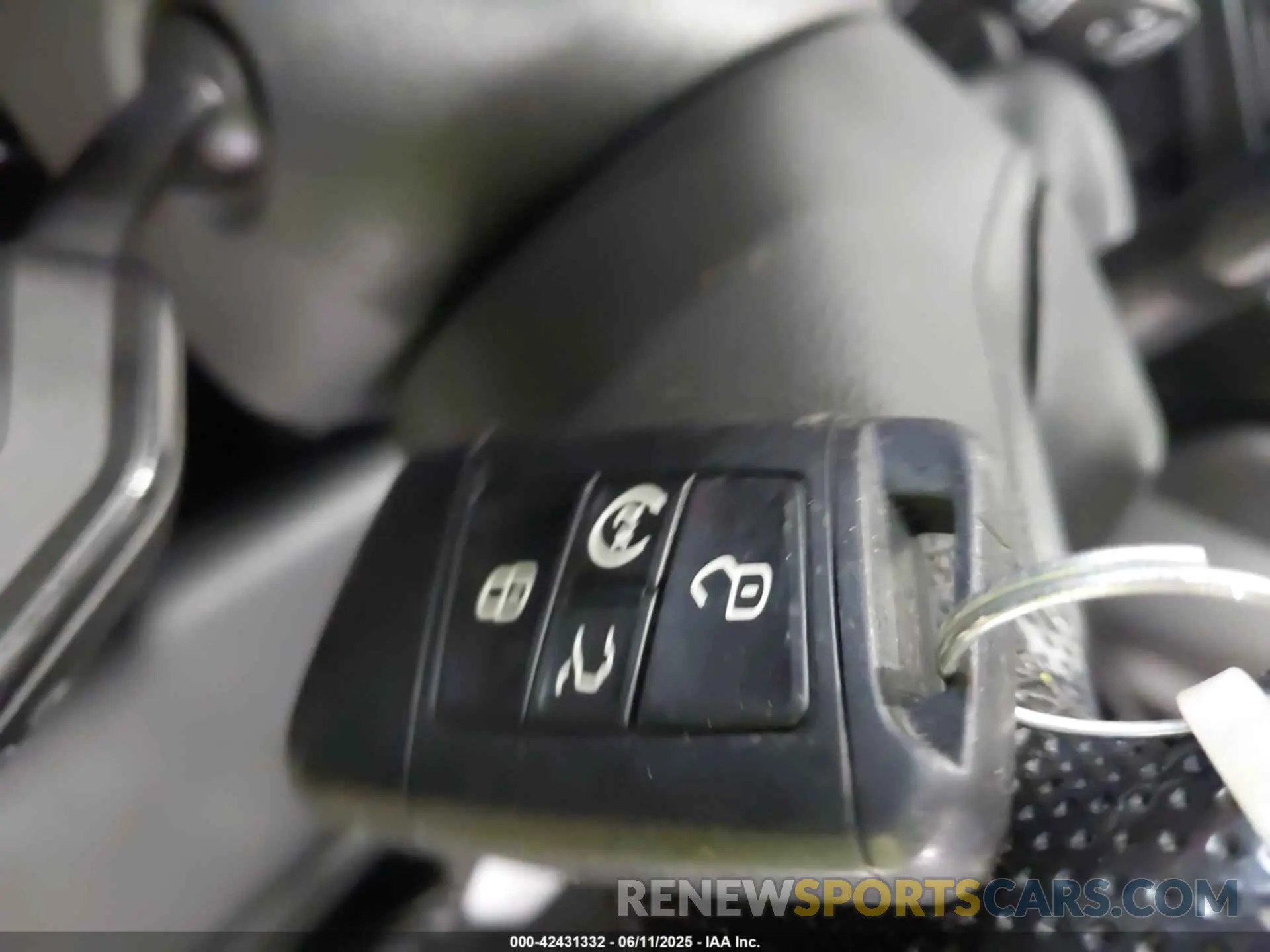 11 Photograph of a damaged car 1V21E2CA5LC229605 VOLKSWAGEN ATLAS CROSS SPORT 2020