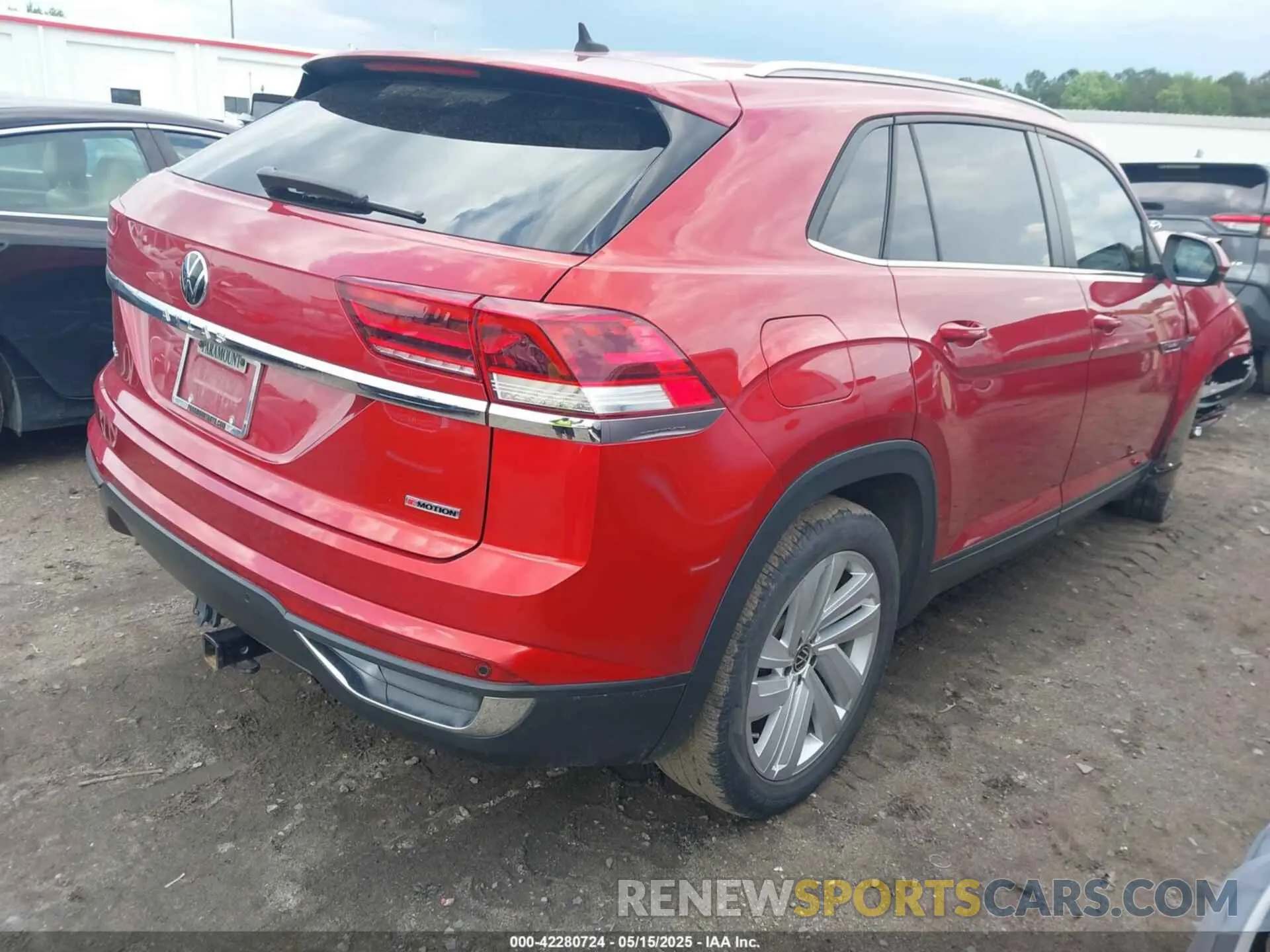 4 Photograph of a damaged car 1V21E2CA8LC209638 VOLKSWAGEN ATLAS CROSS SPORT 2020