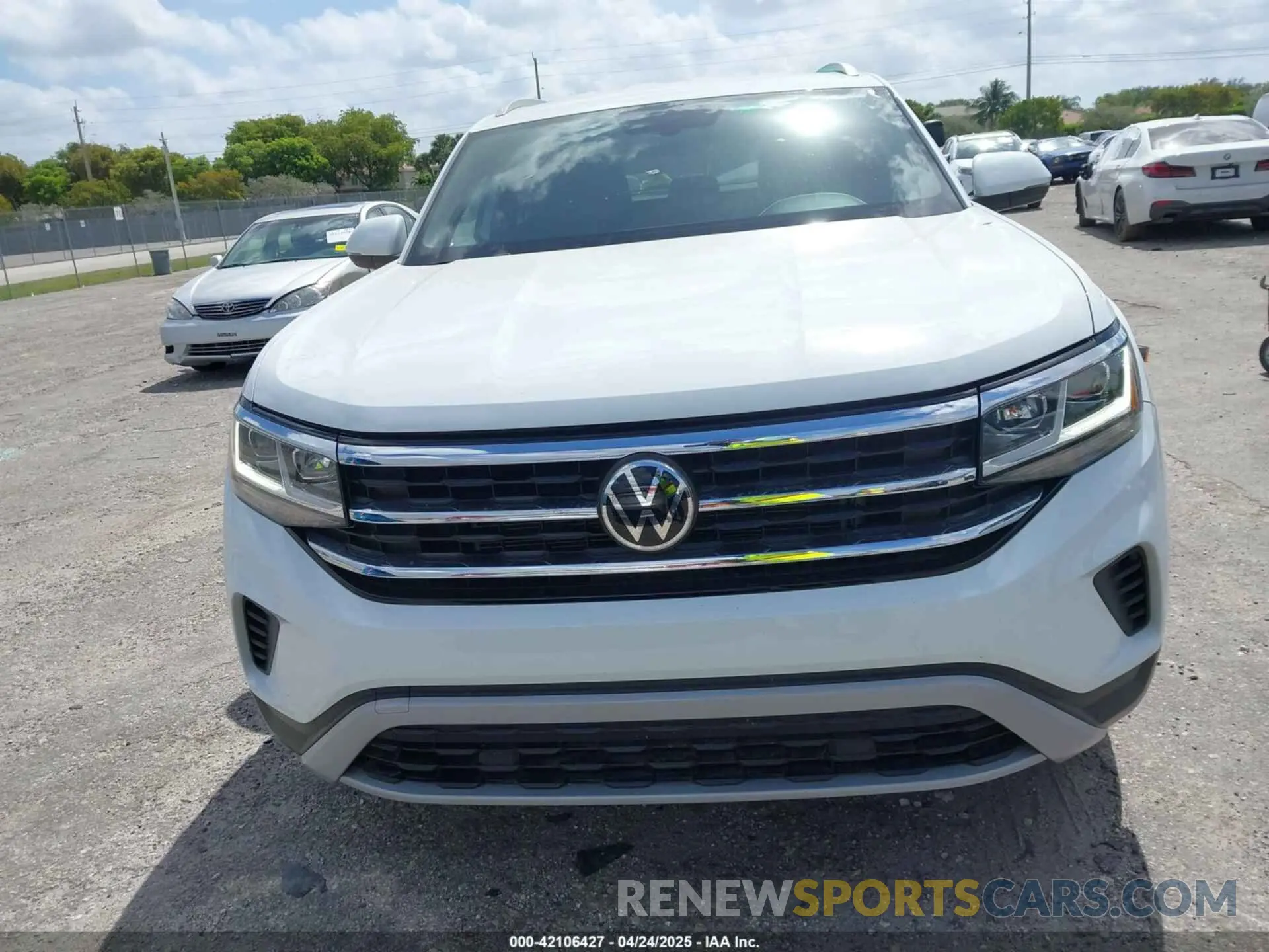 12 Photograph of a damaged car 1V23C2CA6LC219521 VOLKSWAGEN ATLAS CROSS SPORT 2020