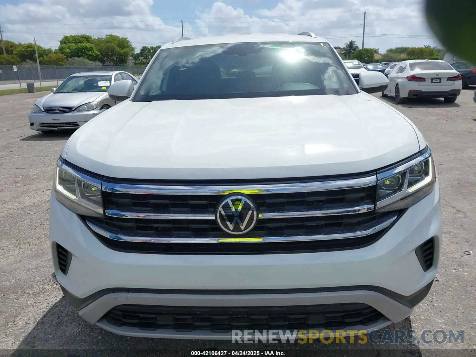 6 Photograph of a damaged car 1V23C2CA6LC219521 VOLKSWAGEN ATLAS CROSS SPORT 2020