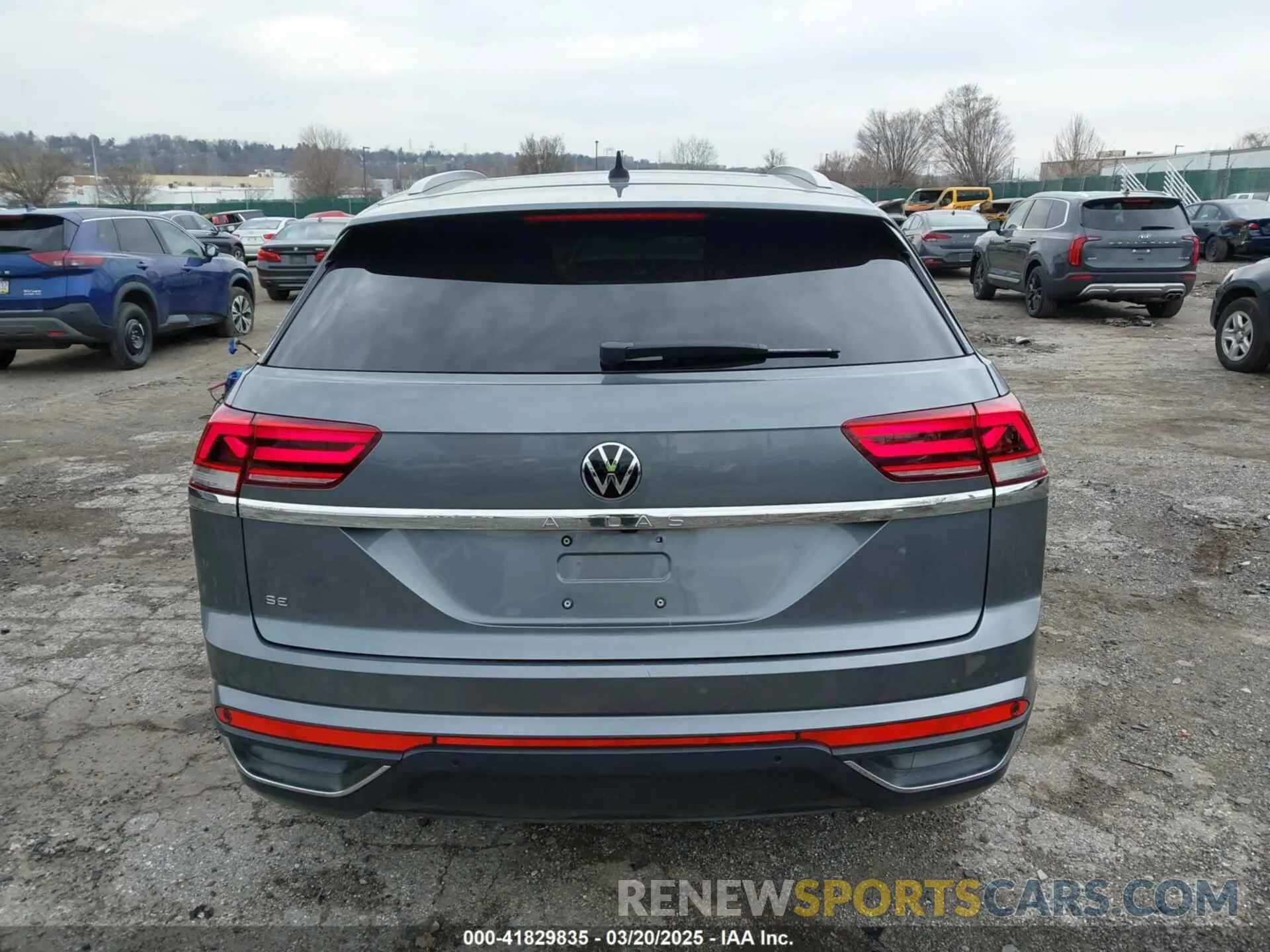 16 Photograph of a damaged car 1V25C2CA1LC201646 VOLKSWAGEN ATLAS CROSS SPORT 2020