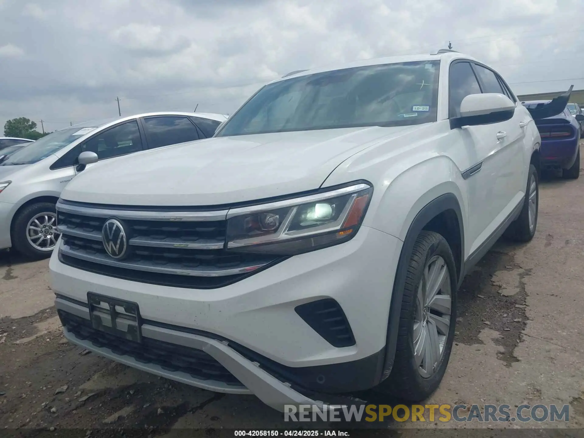 2 Photograph of a damaged car 1V25C2CA5LC225660 VOLKSWAGEN ATLAS CROSS SPORT 2020