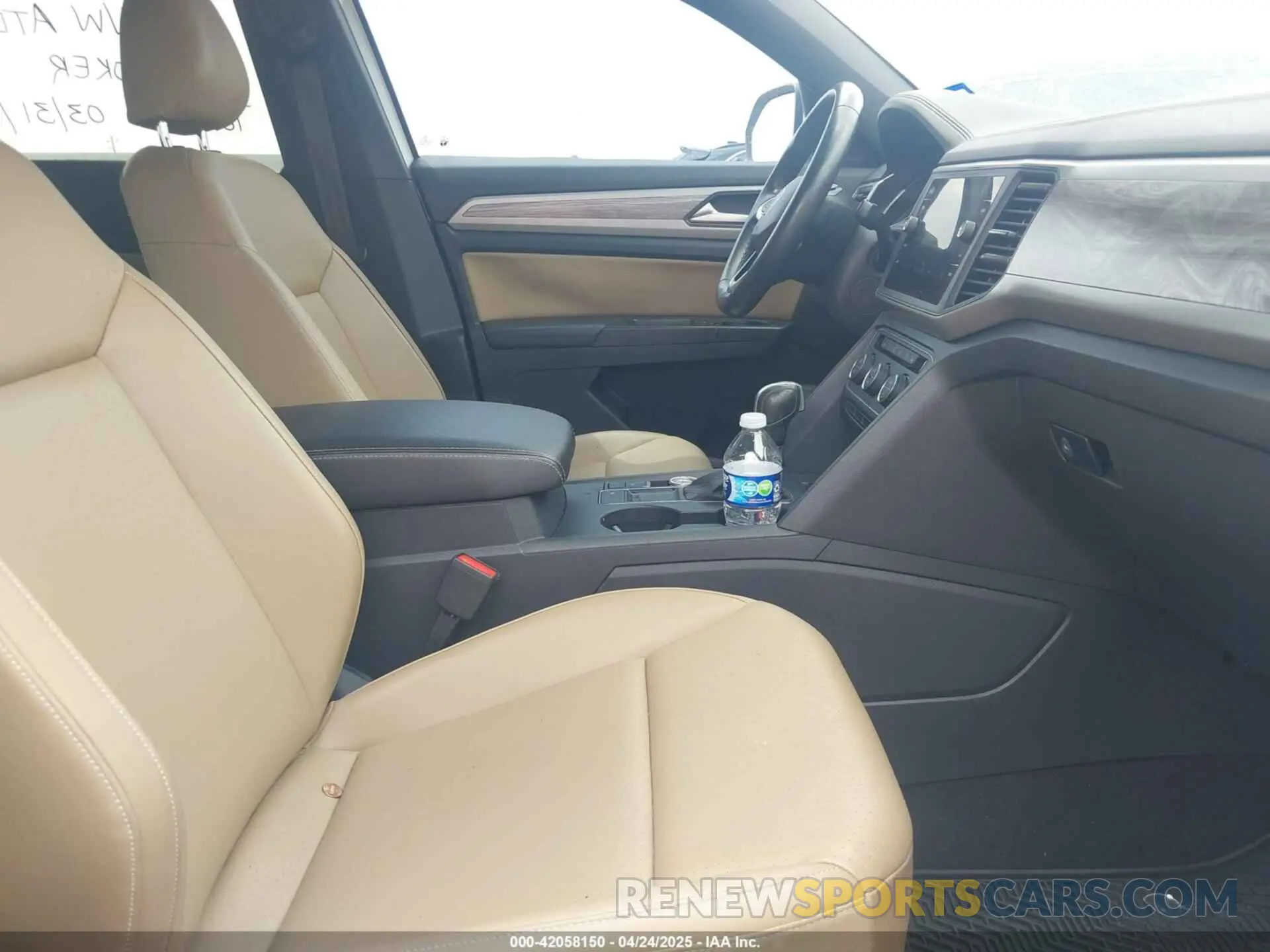 5 Photograph of a damaged car 1V25C2CA5LC225660 VOLKSWAGEN ATLAS CROSS SPORT 2020