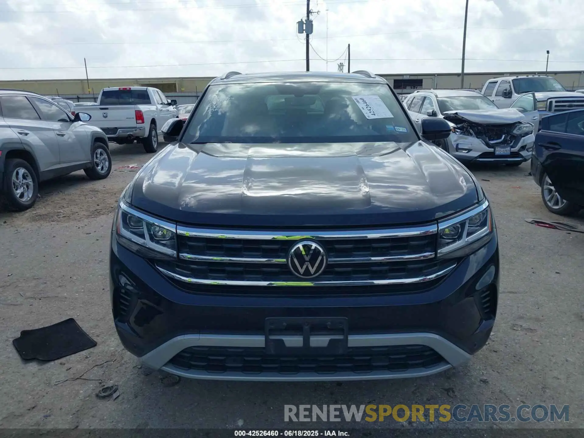 11 Photograph of a damaged car 1V25E2CA8LC230538 VOLKSWAGEN ATLAS CROSS SPORT 2020
