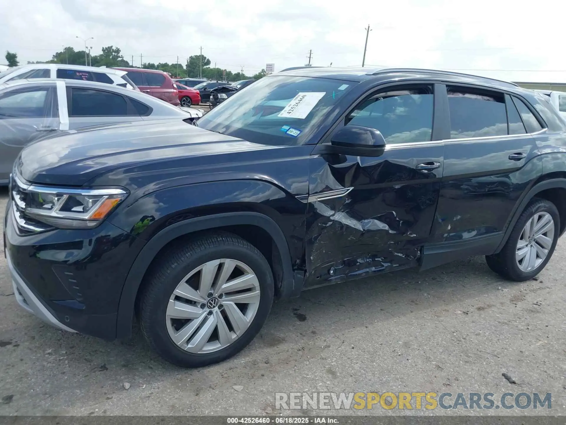 6 Photograph of a damaged car 1V25E2CA8LC230538 VOLKSWAGEN ATLAS CROSS SPORT 2020