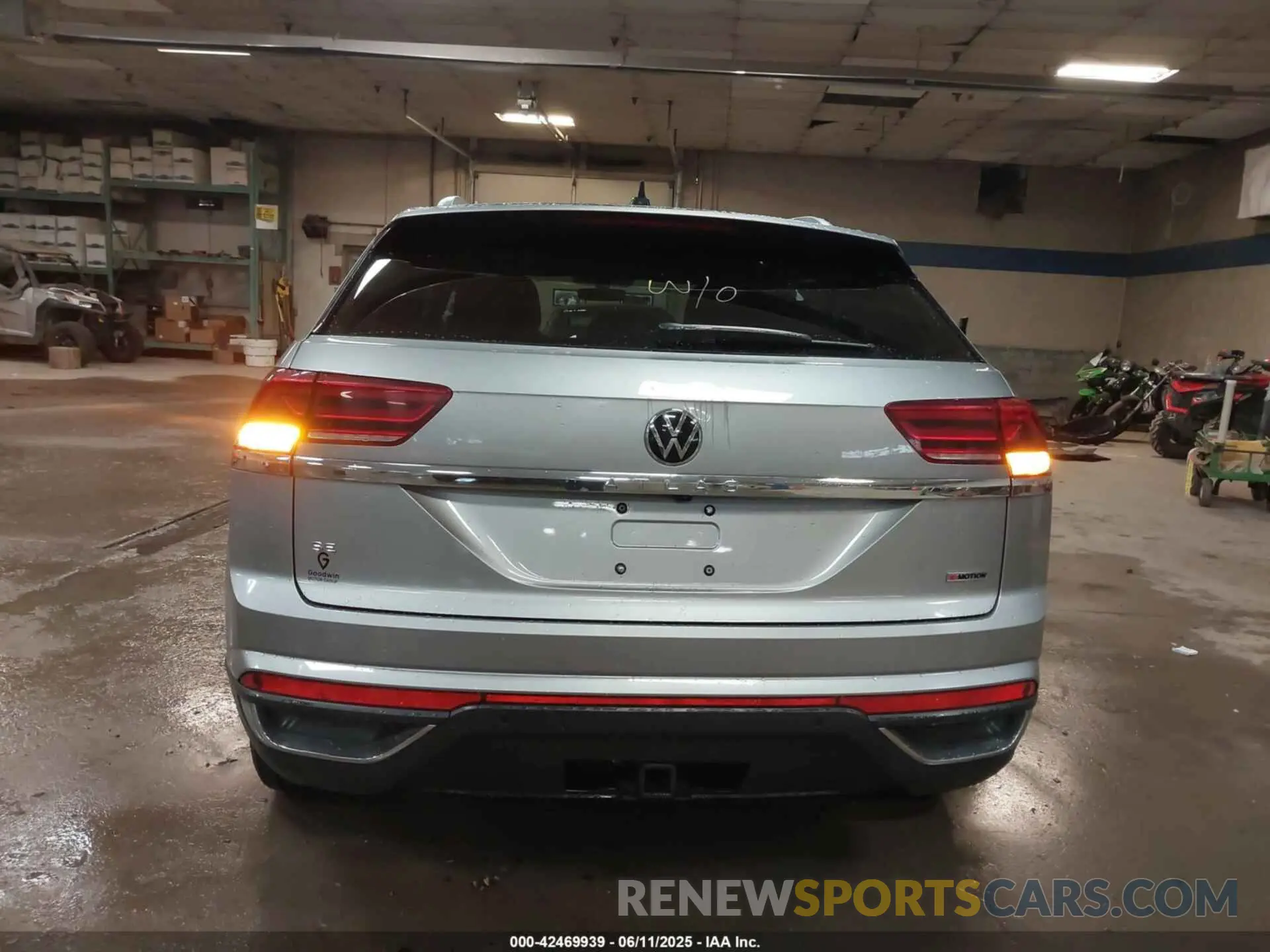 15 Photograph of a damaged car 1V26C2CA4LC203248 VOLKSWAGEN ATLAS CROSS SPORT 2020
