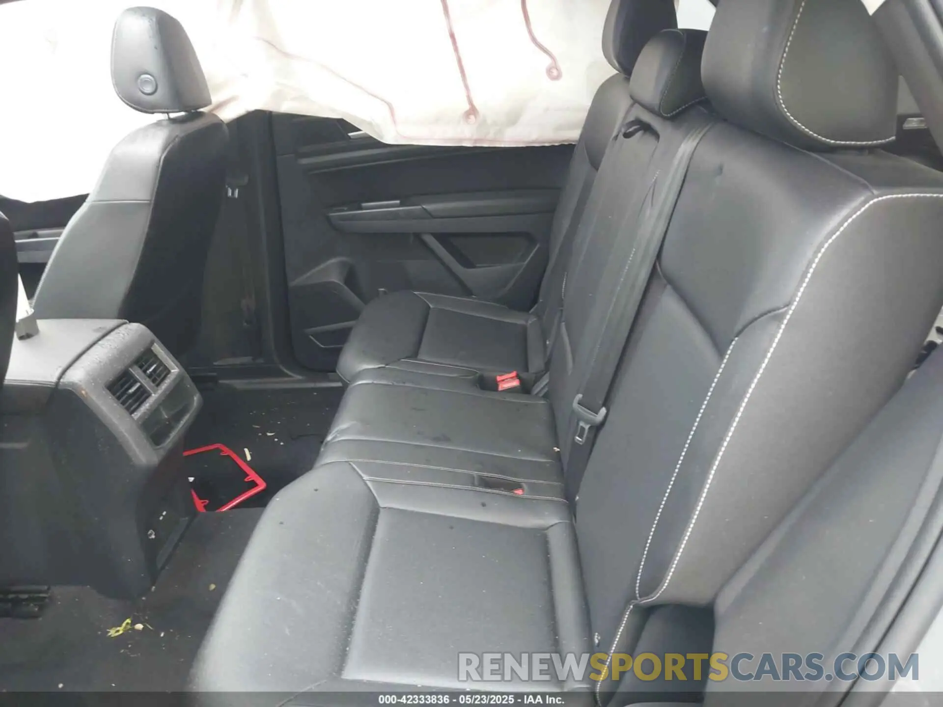 8 Photograph of a damaged car 1V26E2CAXLC227693 VOLKSWAGEN ATLAS CROSS SPORT 2020