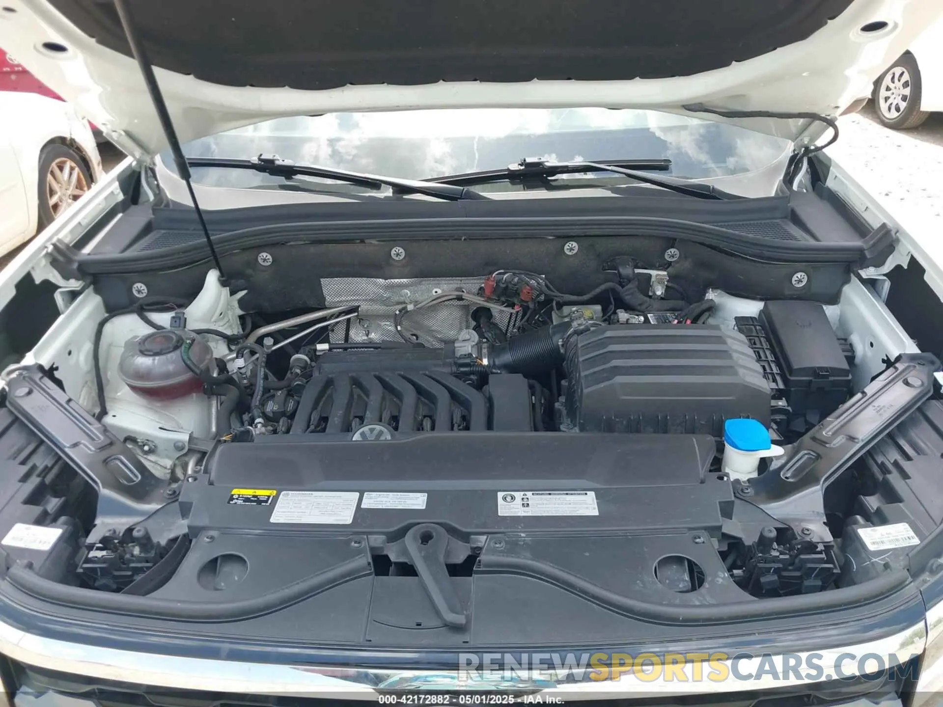 10 Photograph of a damaged car 1V2EE2CA0LC229108 VOLKSWAGEN ATLAS CROSS SPORT 2020