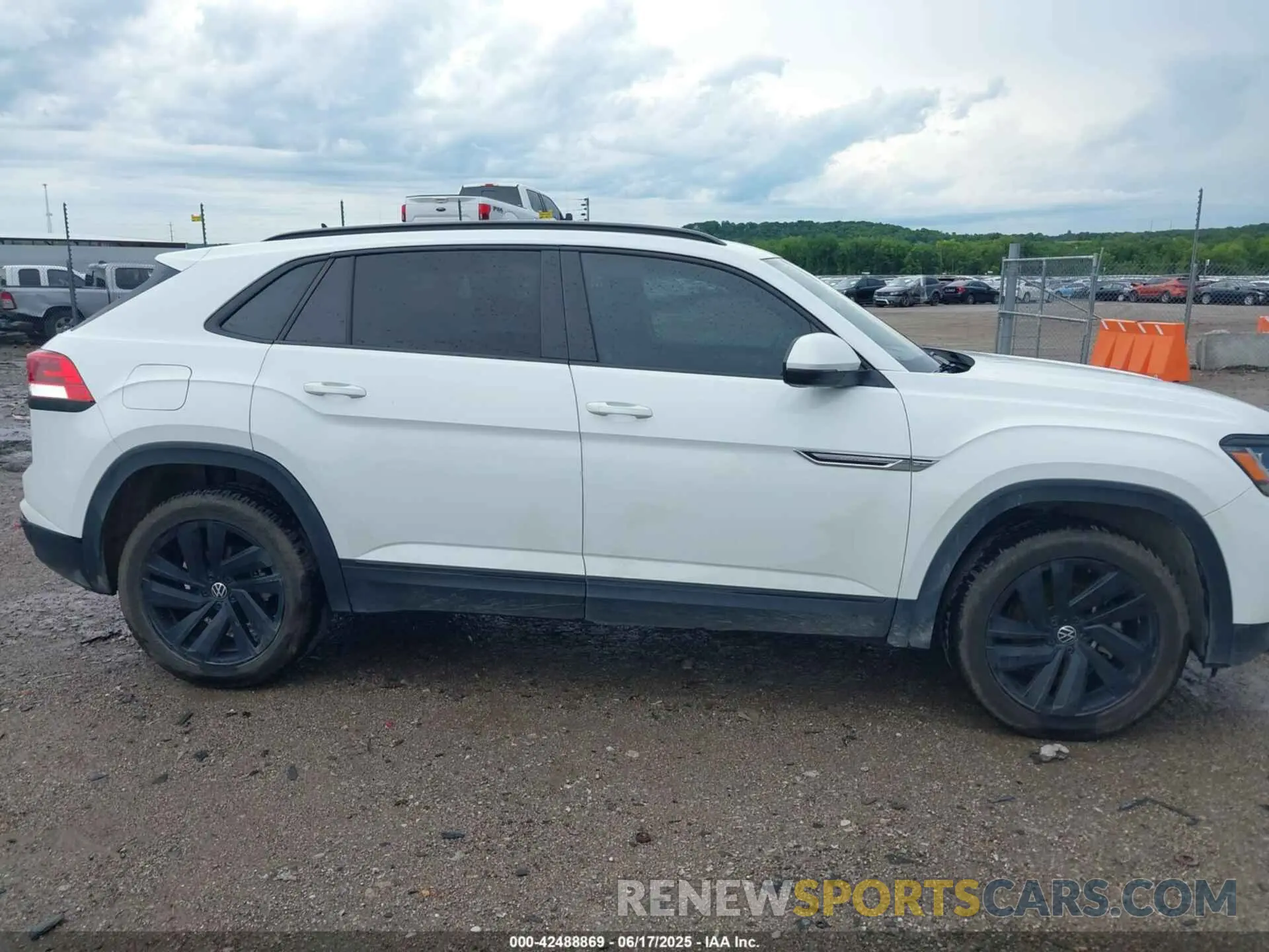 13 Фотография поврежденного автомобиля 1V2MC2CA6LC228546 VOLKSWAGEN ATLAS CROSS SPORT 2020