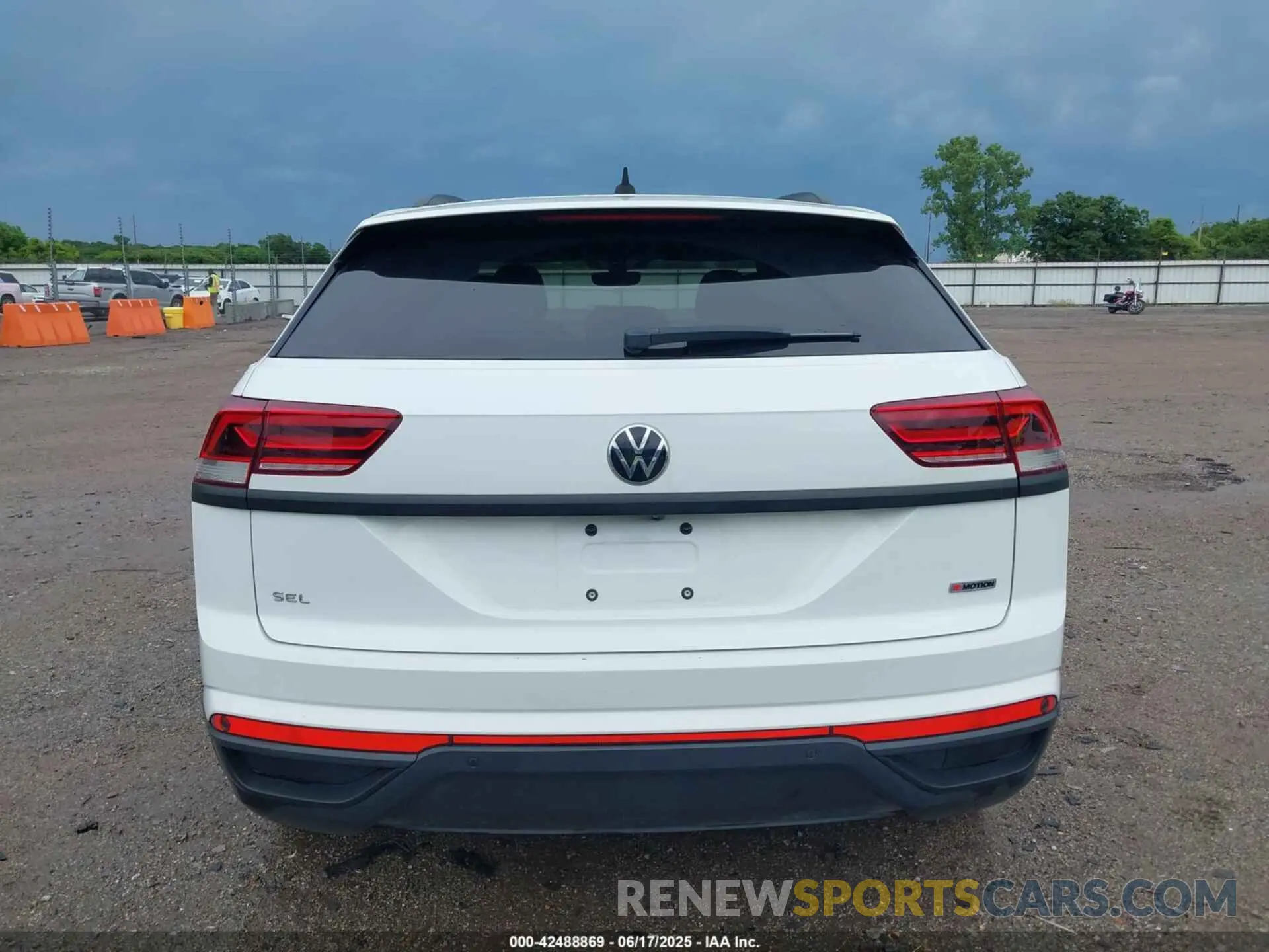 16 Фотография поврежденного автомобиля 1V2MC2CA6LC228546 VOLKSWAGEN ATLAS CROSS SPORT 2020