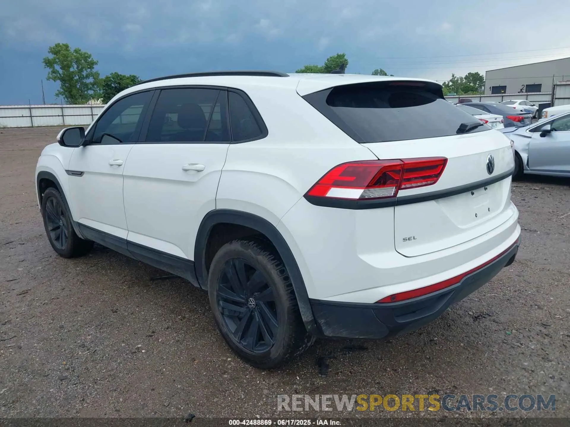 3 Фотография поврежденного автомобиля 1V2MC2CA6LC228546 VOLKSWAGEN ATLAS CROSS SPORT 2020