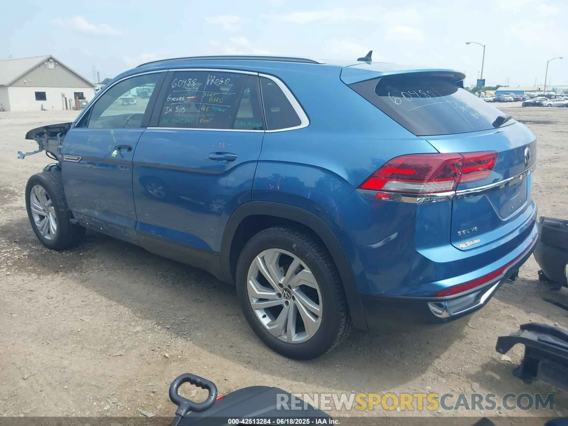 3 Photograph of a damaged car 1V2ME2CA4LC214929 VOLKSWAGEN ATLAS CROSS SPORT 2020