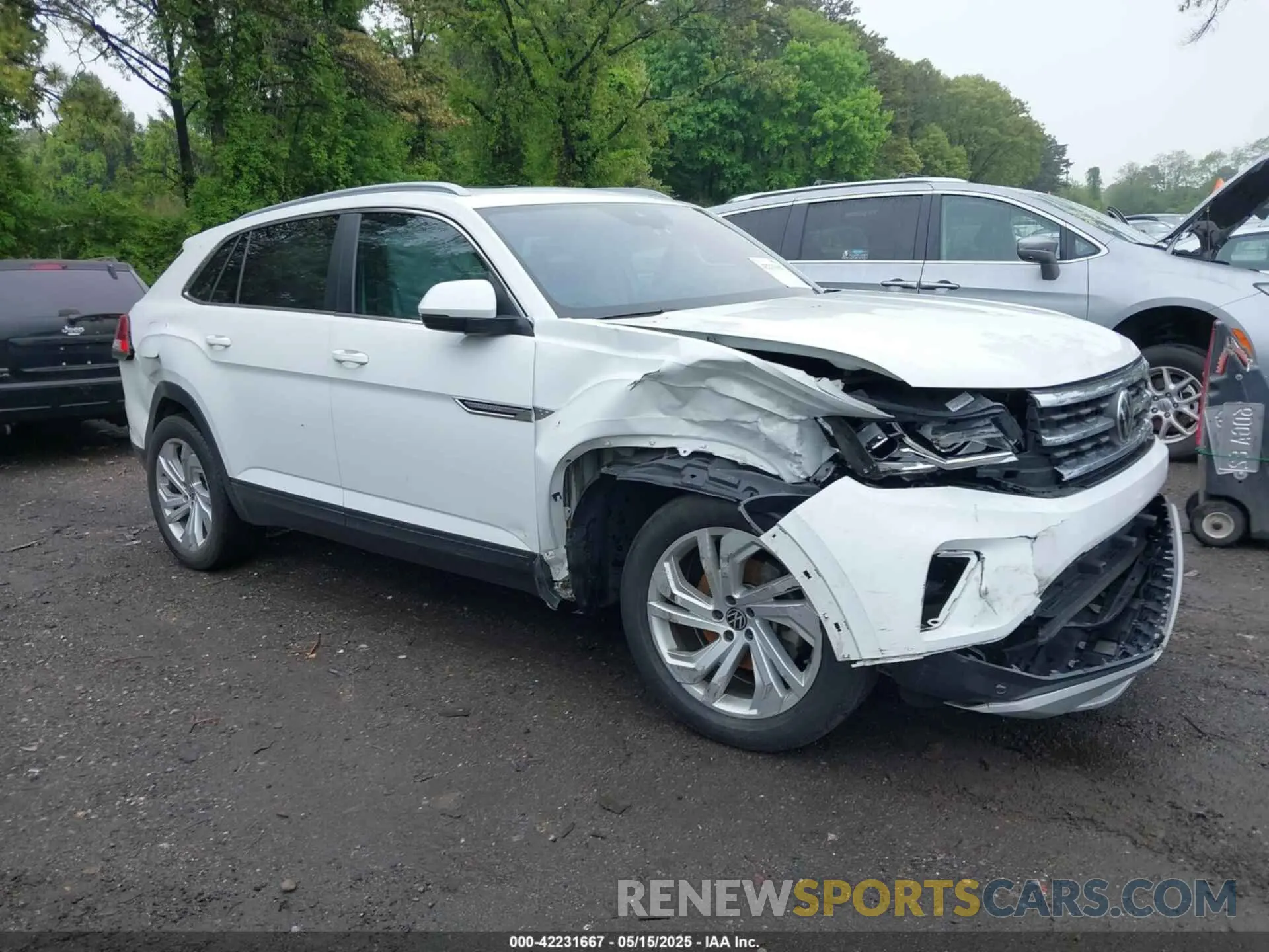 13 Photograph of a damaged car 1V2ME2CA5LC208928 VOLKSWAGEN ATLAS CROSS SPORT 2020