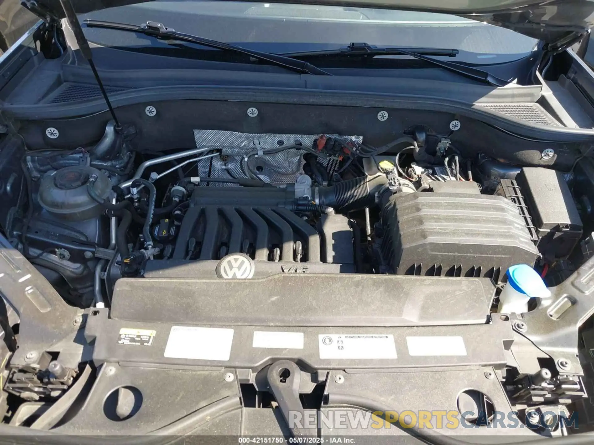 10 Photograph of a damaged car 1V2NE2CA0LC224717 VOLKSWAGEN ATLAS CROSS SPORT 2020