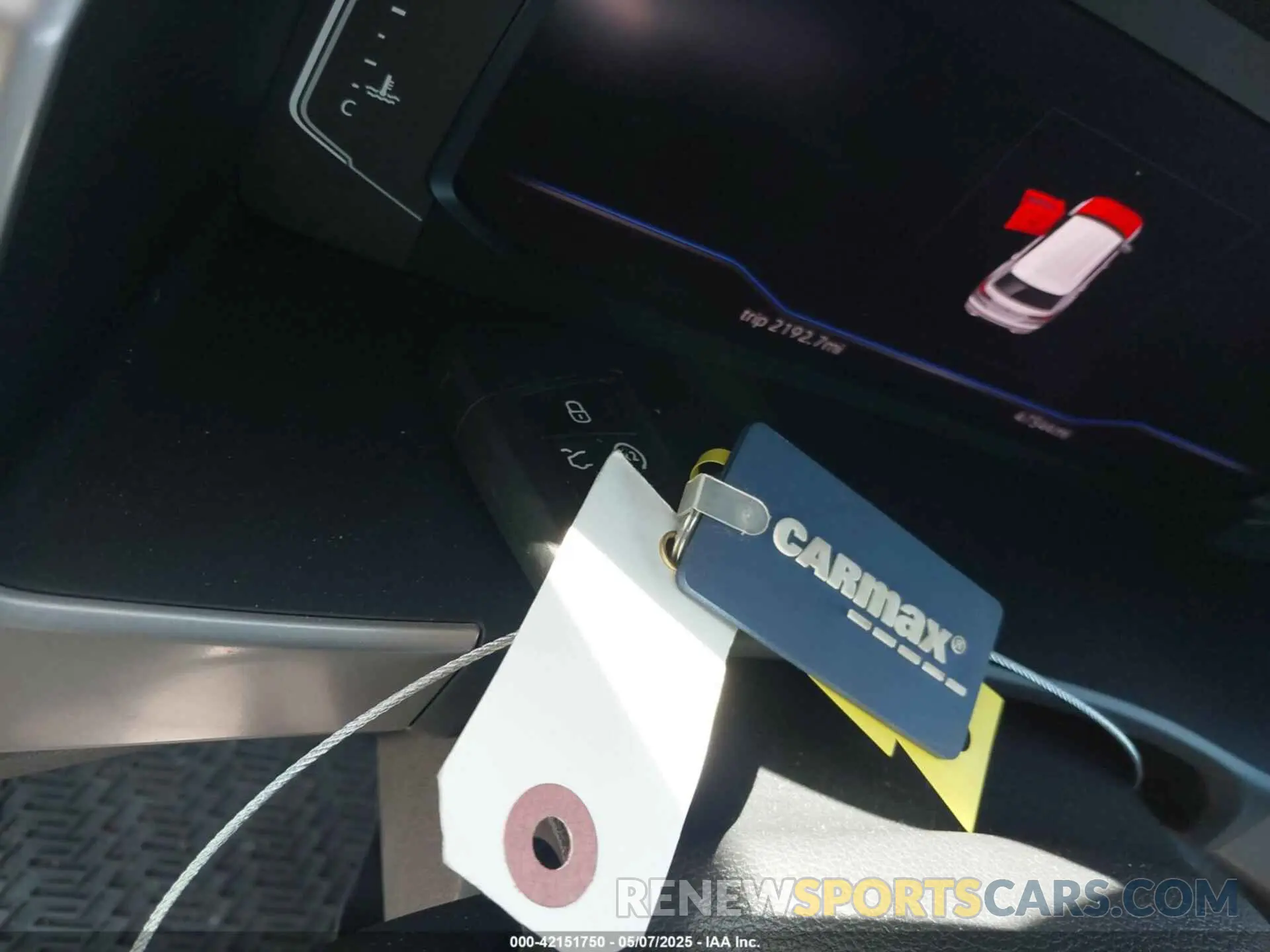 11 Photograph of a damaged car 1V2NE2CA0LC224717 VOLKSWAGEN ATLAS CROSS SPORT 2020