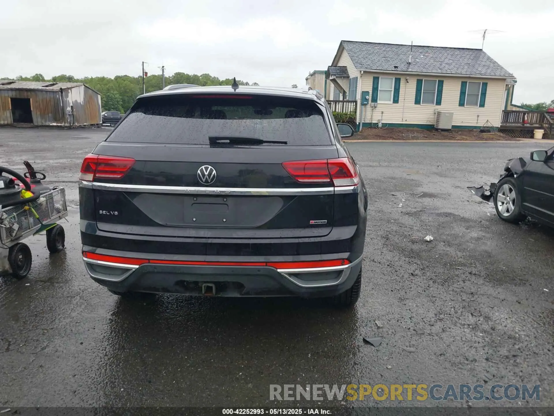 17 Photograph of a damaged car 1V2NE2CA6LC219893 VOLKSWAGEN ATLAS CROSS SPORT 2020