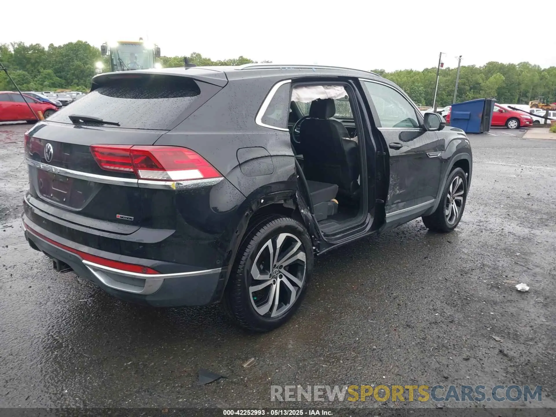 4 Photograph of a damaged car 1V2NE2CA6LC219893 VOLKSWAGEN ATLAS CROSS SPORT 2020