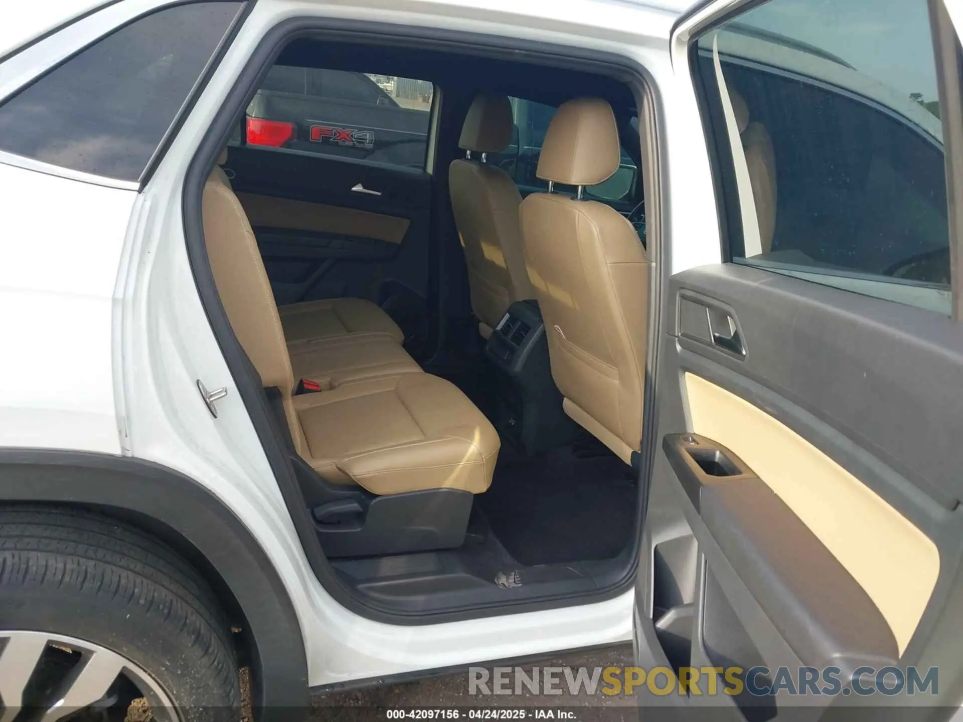 8 Фотография поврежденного автомобиля 1V2RE2CA2LC232187 VOLKSWAGEN ATLAS CROSS SPORT 2020
