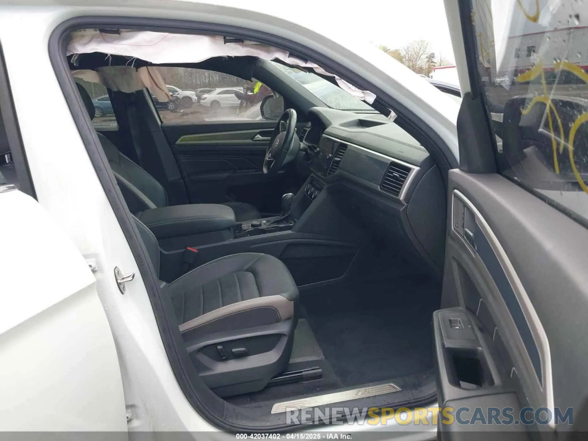 5 Photograph of a damaged car 1V2TE2CA5LC219388 VOLKSWAGEN ATLAS CROSS SPORT 2020