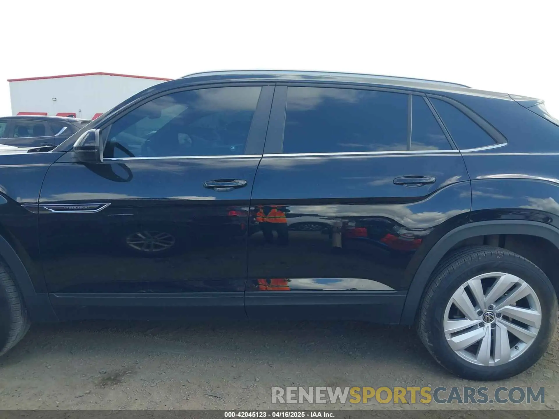14 Photograph of a damaged car 1V2YE2CA3LC224739 VOLKSWAGEN ATLAS CROSS SPORT 2020