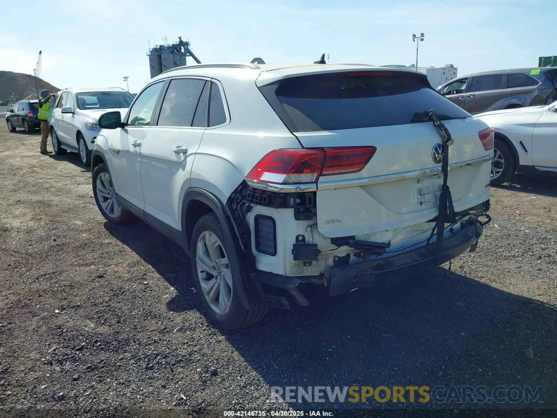 3 Фотография поврежденного автомобиля 1V2BC2CA4MC221989 VOLKSWAGEN ATLAS CROSS SPORT 2021
