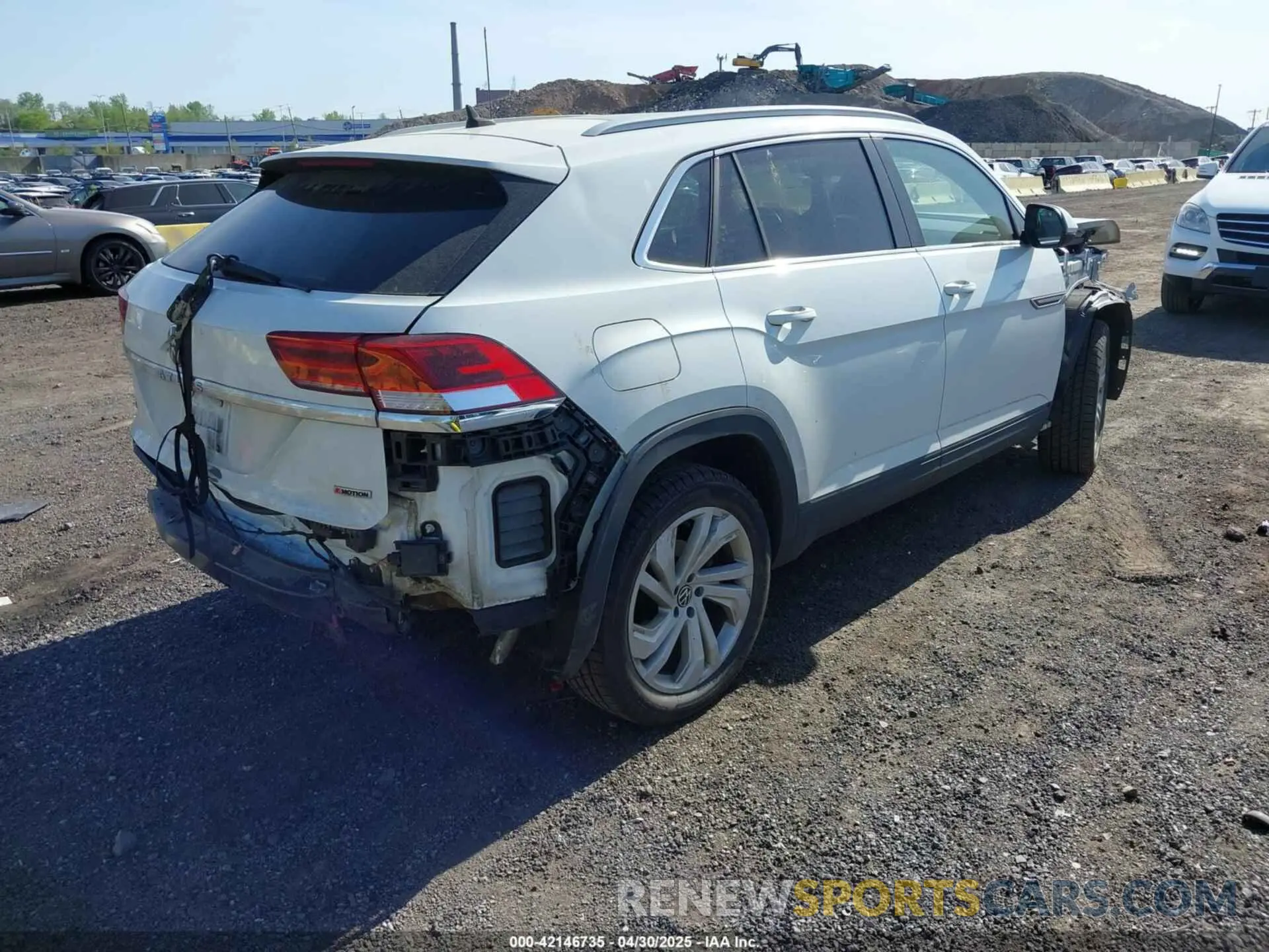 4 Фотография поврежденного автомобиля 1V2BC2CA4MC221989 VOLKSWAGEN ATLAS CROSS SPORT 2021